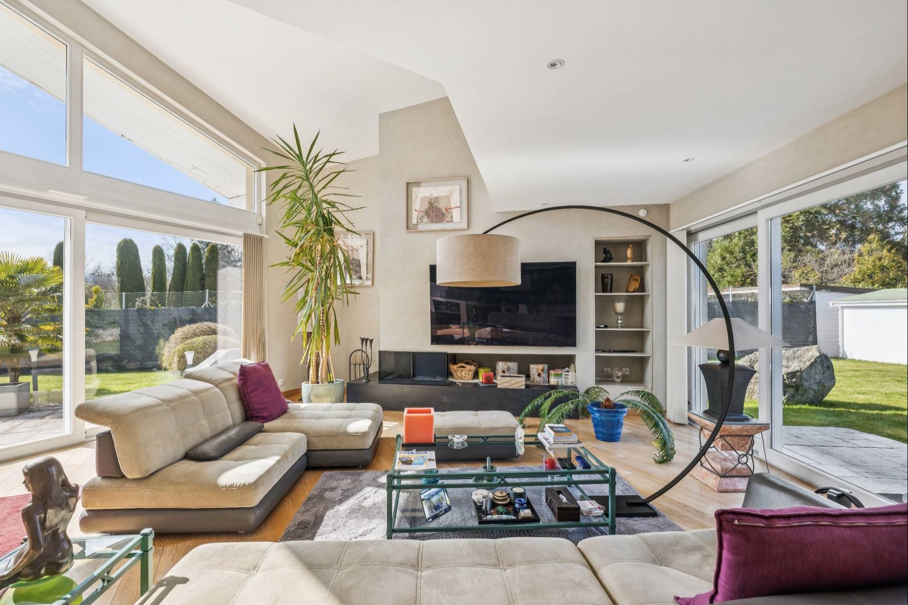  Superb contemporary 9-room villa - 物件實景