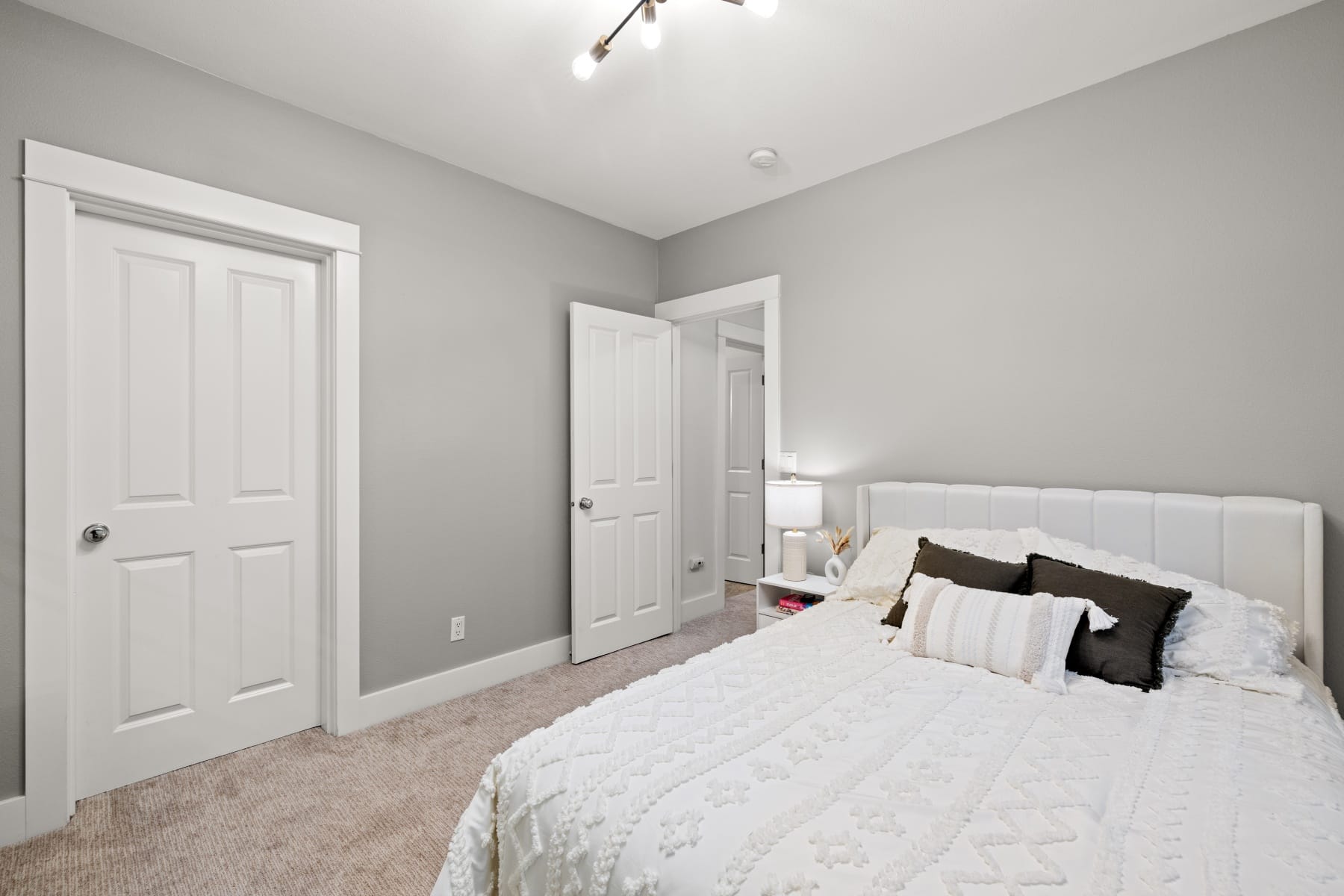  3426 SW ARNOLD ST Portland, OR 97219 - 物件實景