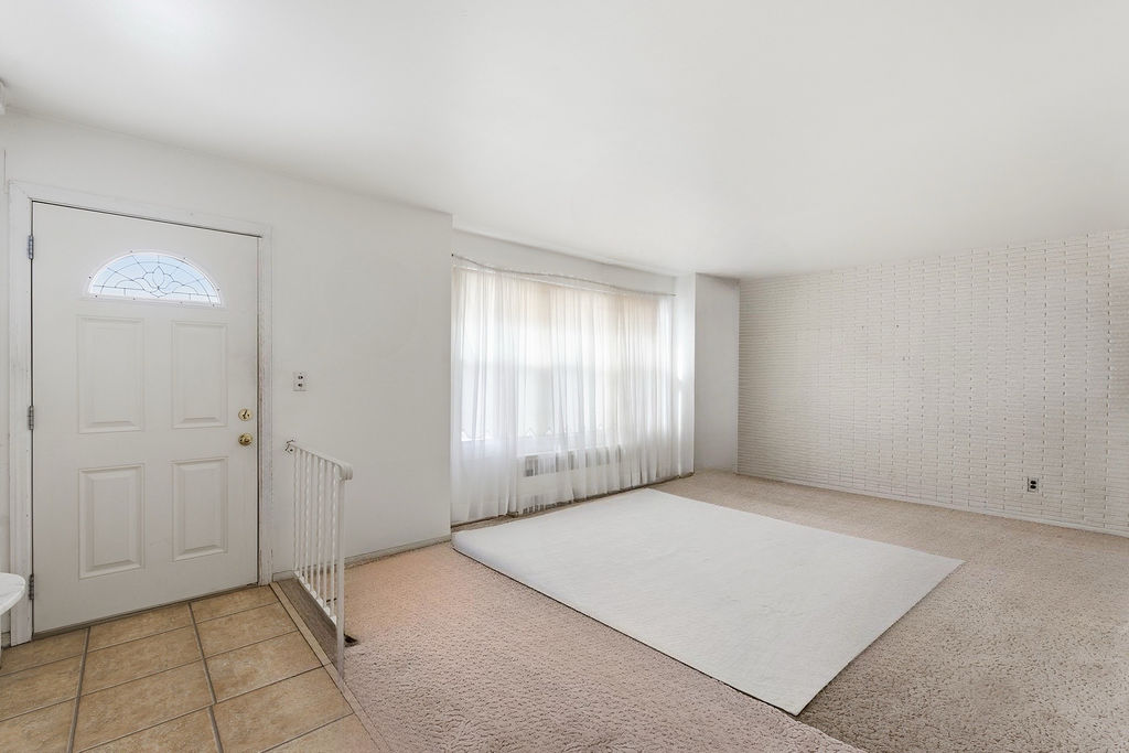 Howard Beach, New York, 11414, United States, 4 Bedrooms Bedrooms, ,1 BathroomBathrooms,Residential,For Sale,2005668