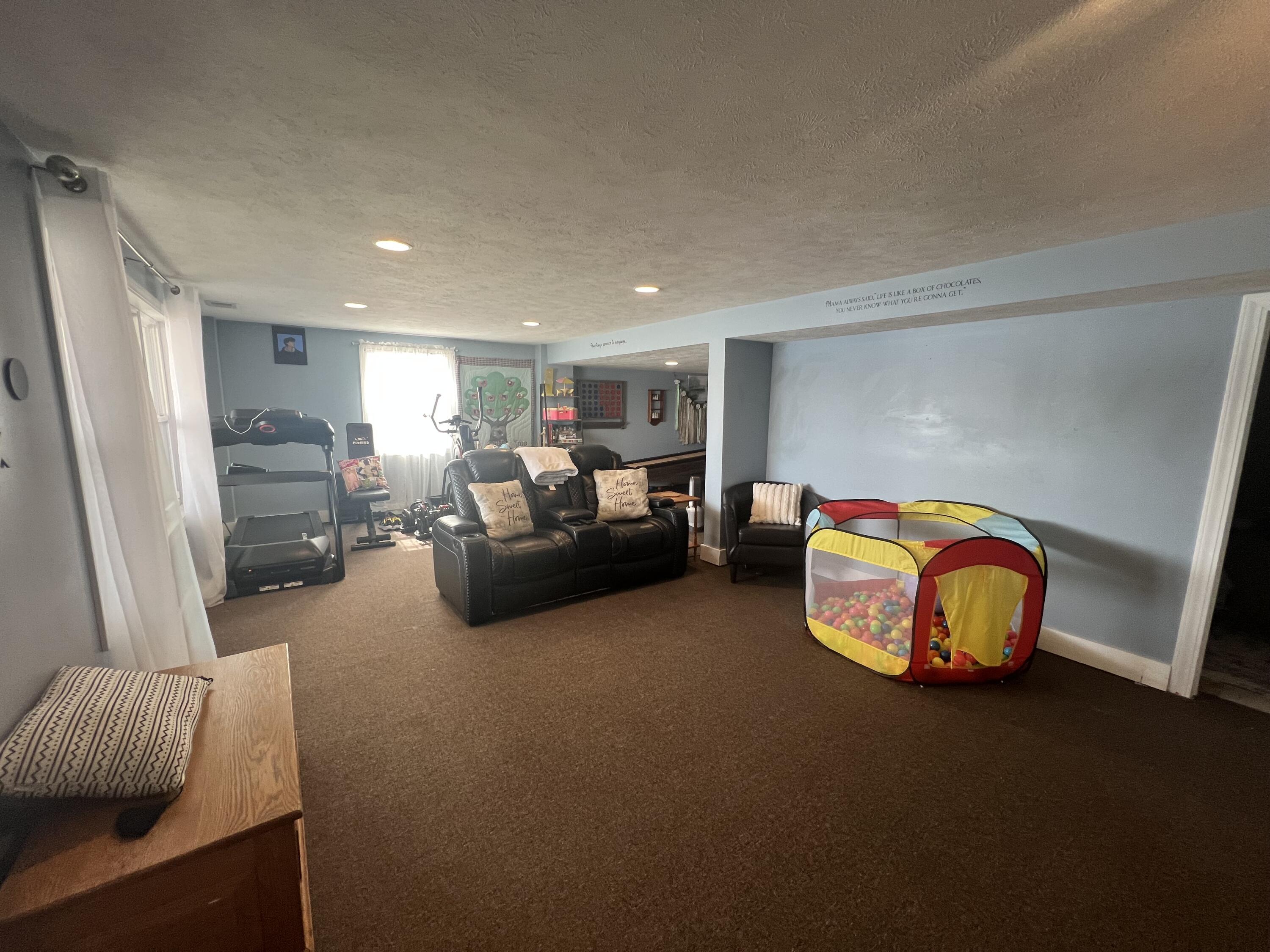 Fremont, Michigan, 49412, United States, 3 Bedrooms Bedrooms, ,2 BathroomsBathrooms,Residential,For Sale,1743034