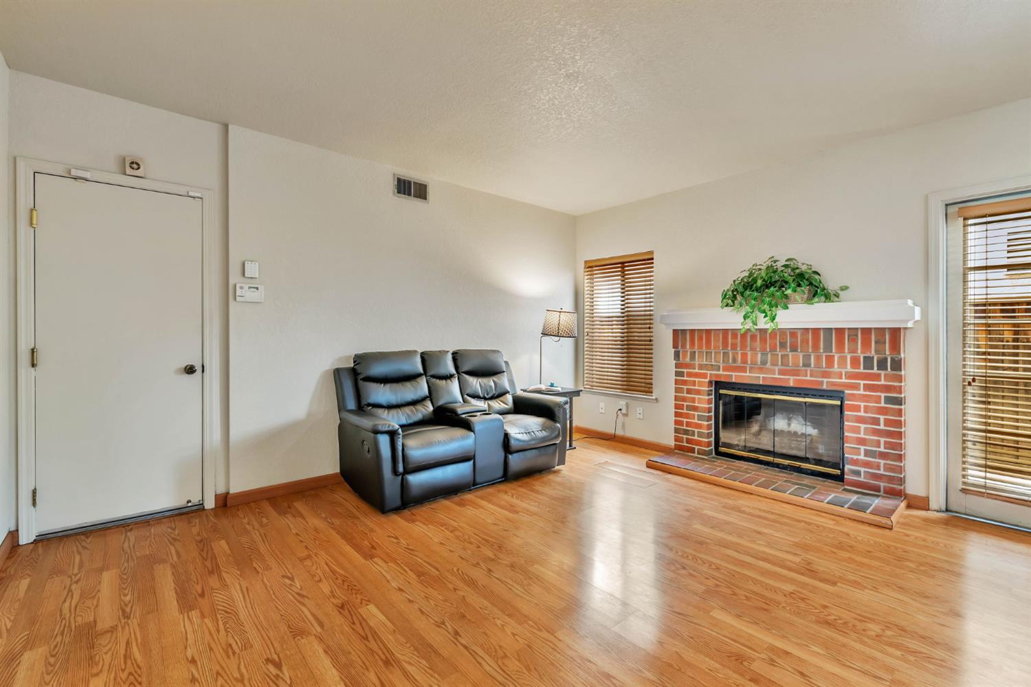 Tracy, California, 95376, United States, 4 Bedrooms Bedrooms, ,3 BathroomsBathrooms,Residential,For Sale,1949007