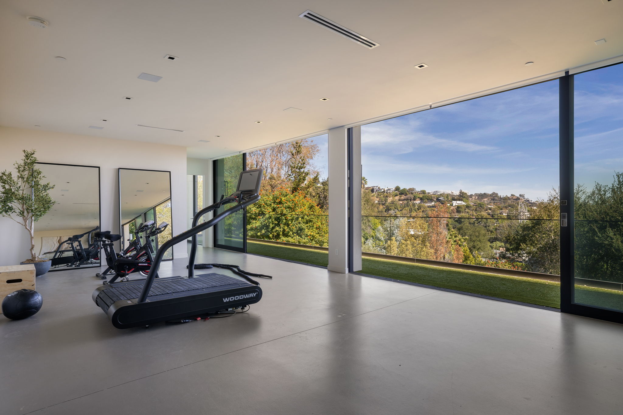  816 Glenmere Way - 物件實景
