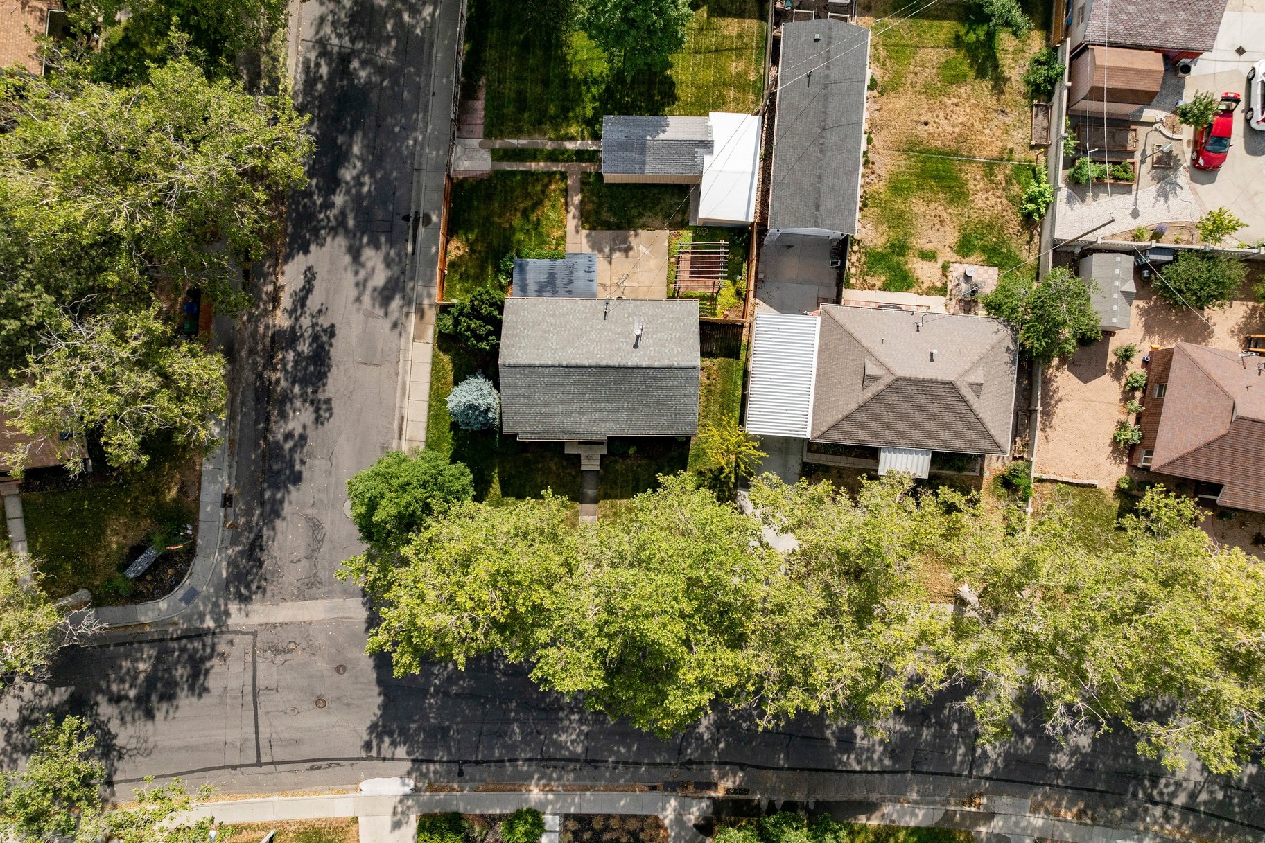 Exceptional Corner Lot in One of Millcreek’s Most Beloved Neighborhoods - 物件實景