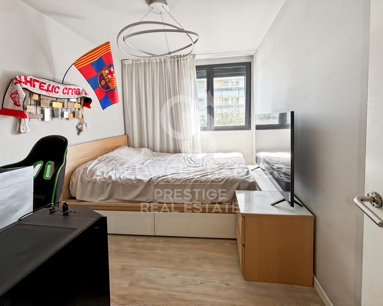 Barcelona, Catalonia, ES, 4 Bedrooms Bedrooms, ,3 BathroomsBathrooms,Residential,For Sale,1804639