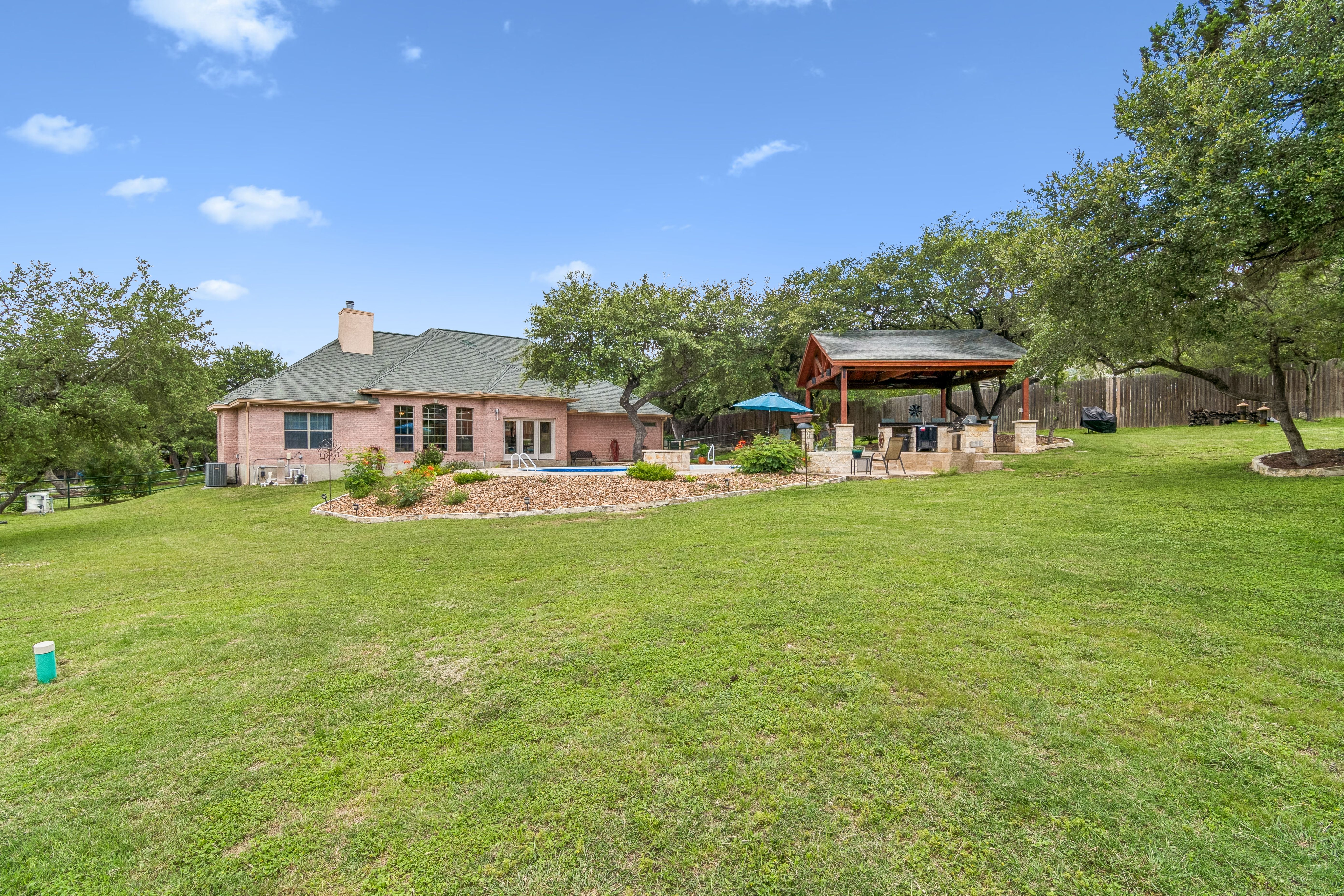  Pool, Pavilion & Peaceful Hill Country Living - 物件實景
