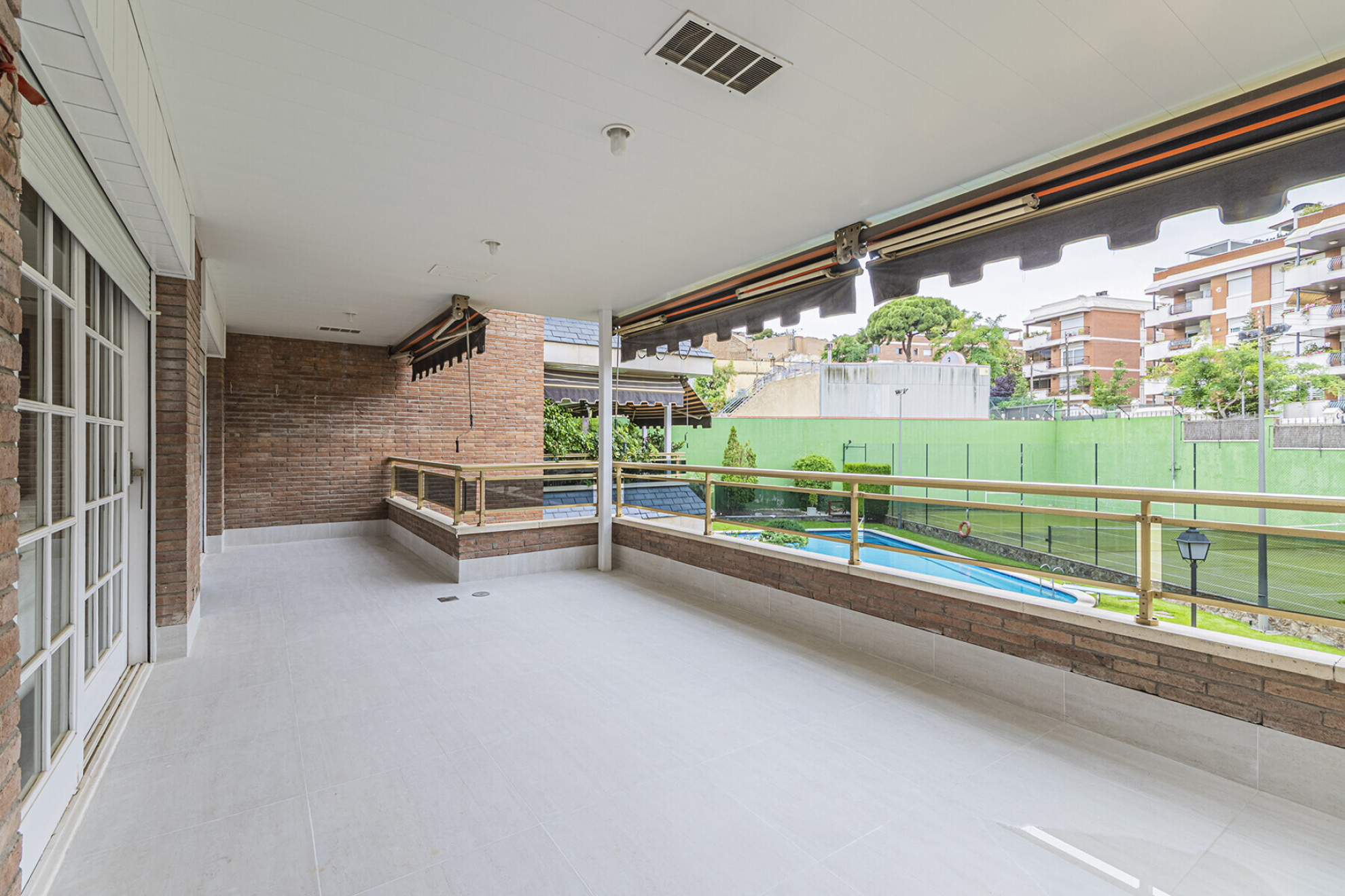  Exclusive apartment with a terrace in a prestigious gated community in Barcelona - 物件實景