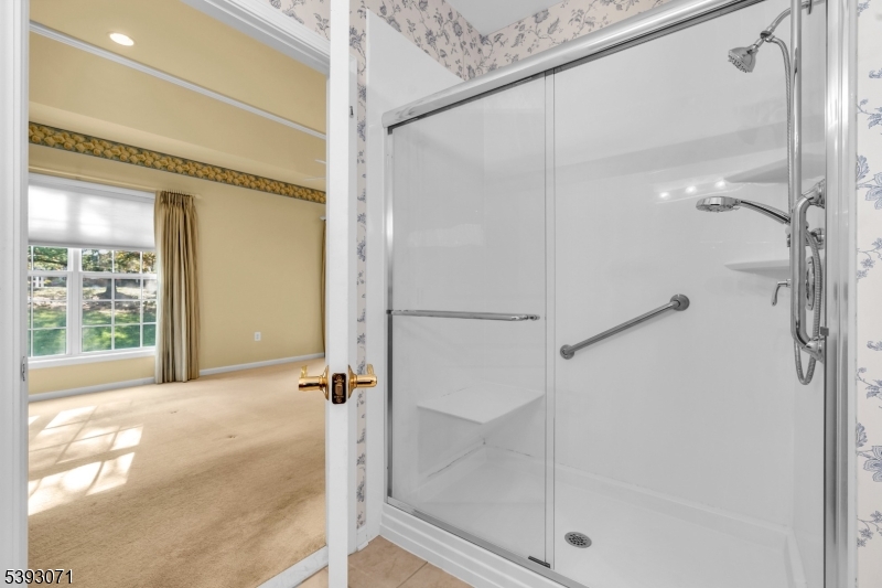 Franklin Twp., New Jersey, 08873, United States, 2 Bedrooms Bedrooms, ,3 BathroomsBathrooms,Residential,For Sale,1987602