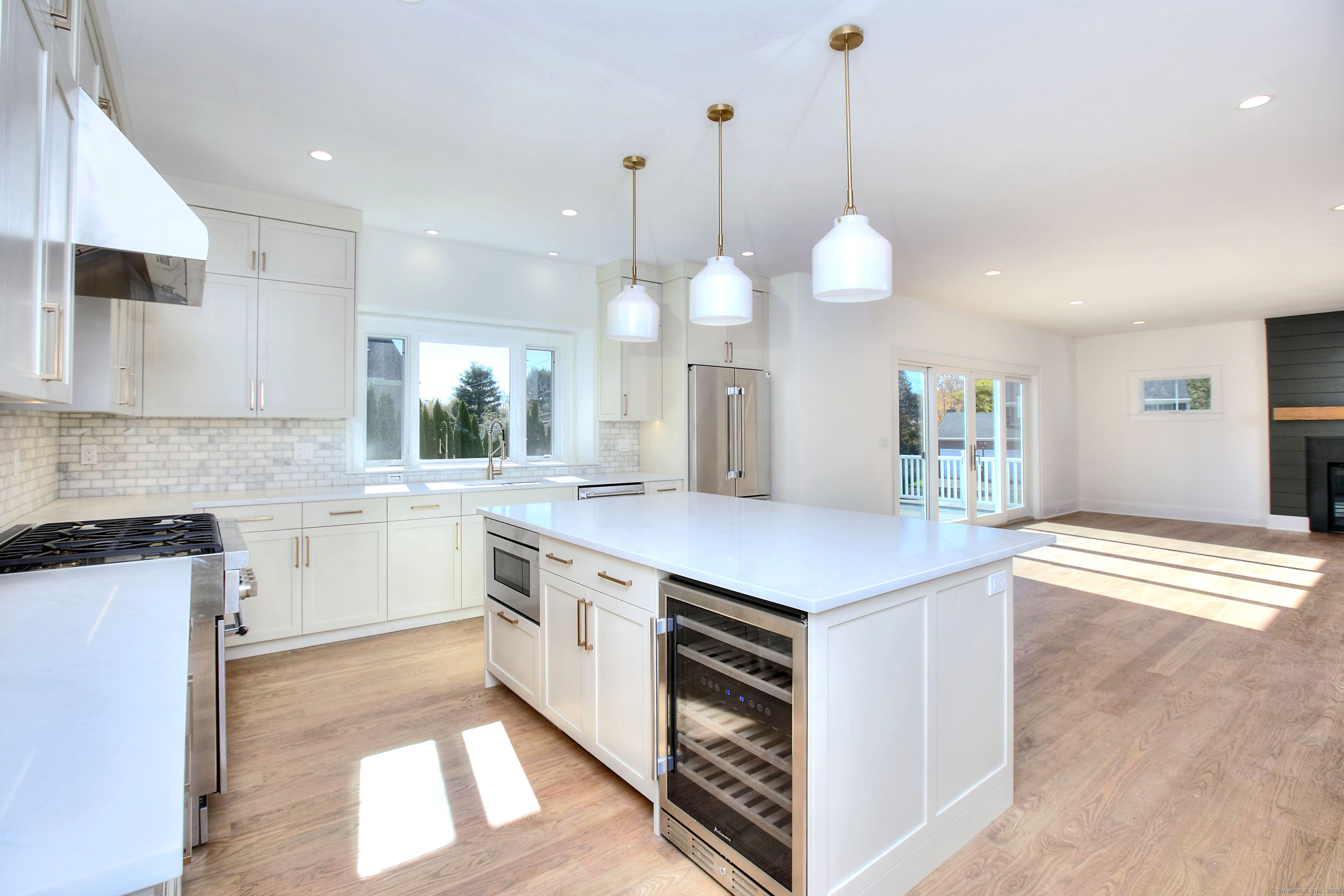 Fairfield, Connecticut, 06824, United States, 5 Bedrooms Bedrooms, ,5 BathroomsBathrooms,Residential,For Sale,1987495