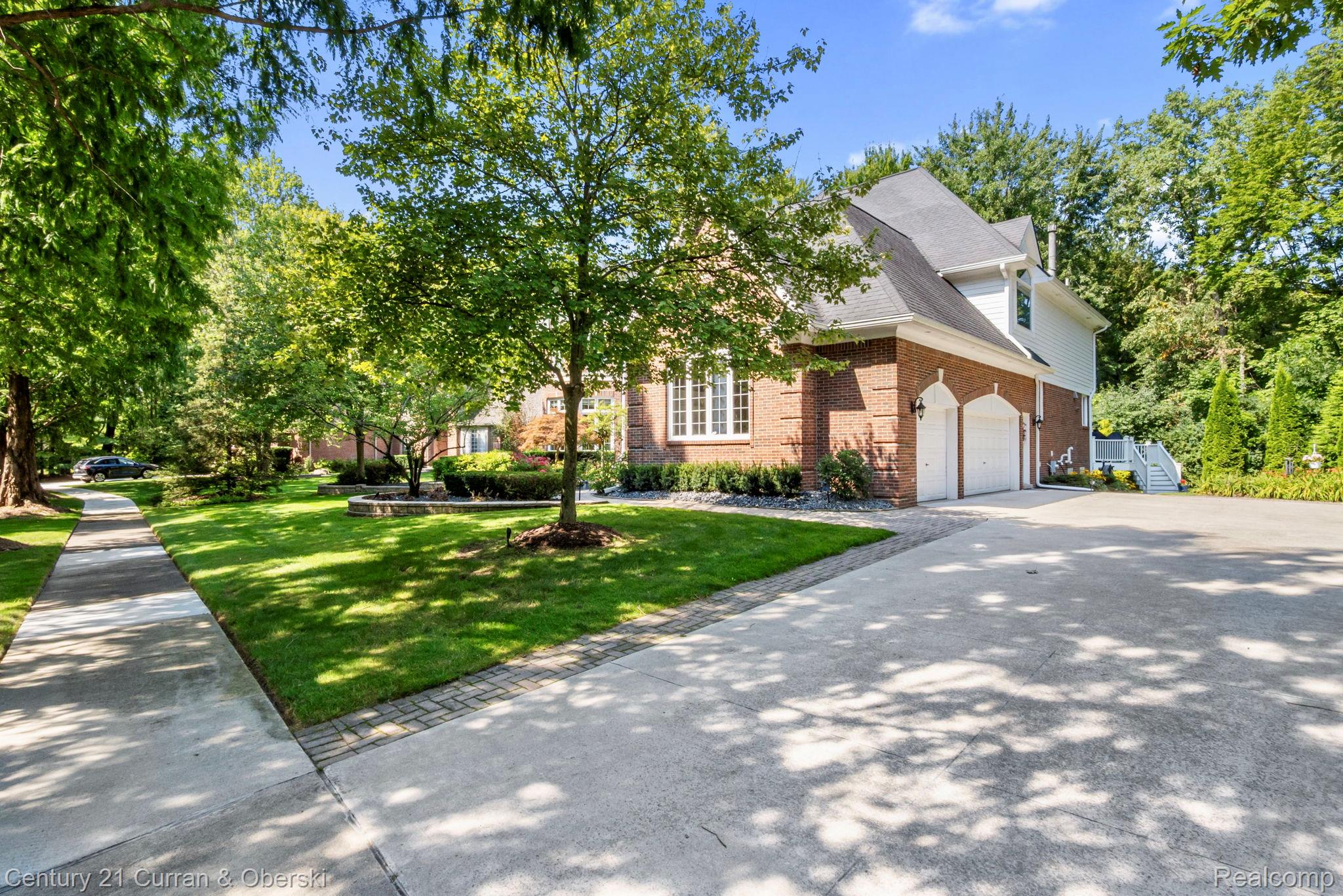 Novi, Michigan, 48374, United States, 4 Bedrooms Bedrooms, ,6 BathroomsBathrooms,Residential,For Sale,1914653