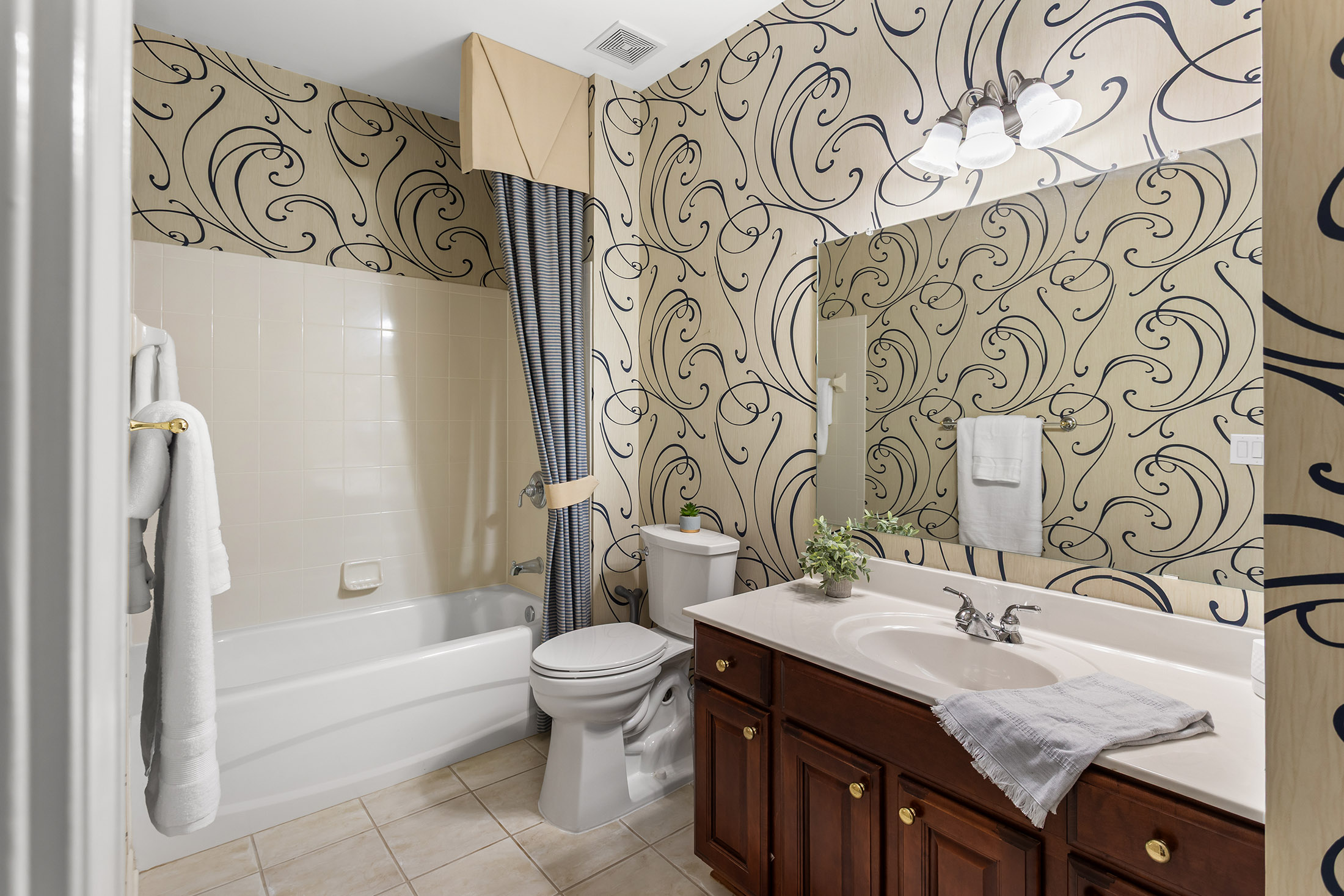  Gorgeous, Move-in Ready Home in Amenity-rich Heron Bay - 物件實景