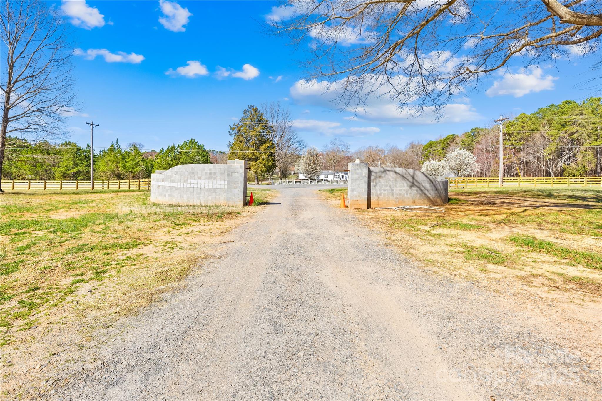 Kings Mountain, North Carolina, 28086, United States, ,1 BathroomBathrooms,Residential,For Sale,1850205