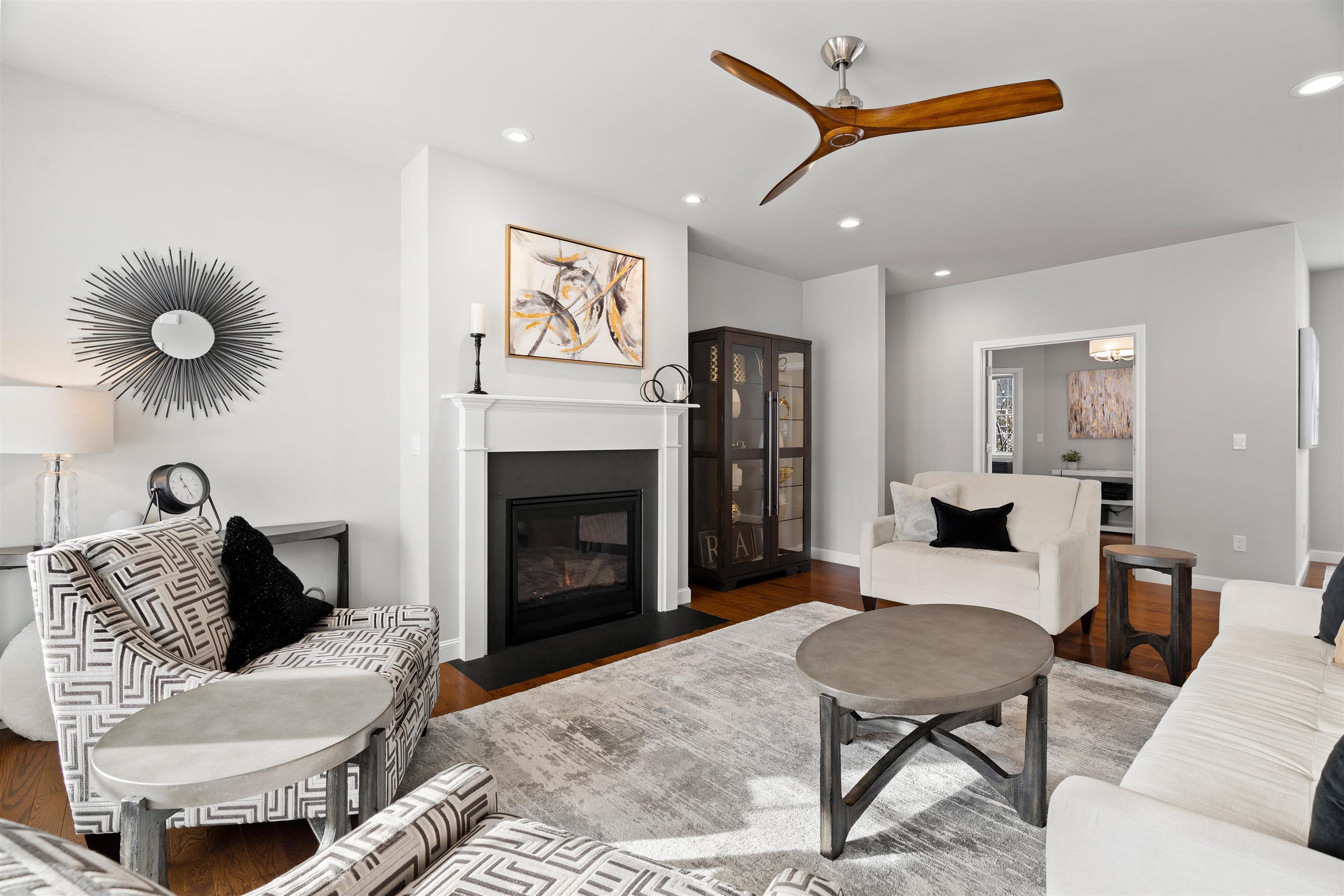 Manchester, New Hampshire, 03102, United States, 3 Bedrooms Bedrooms, ,3 BathroomsBathrooms,Residential,For Sale,2003193