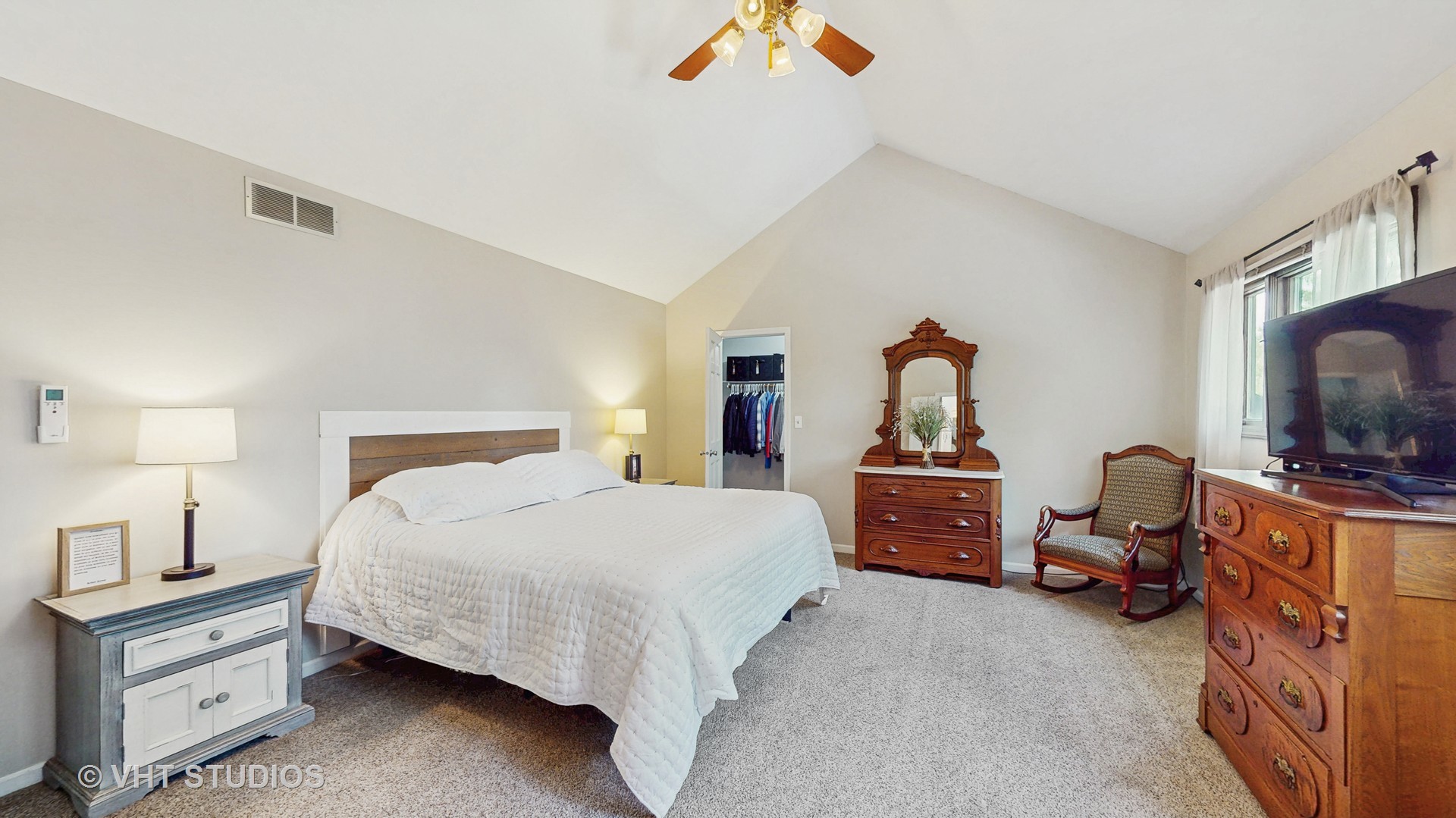 St. Charles, Illinois, 60175, United States, 4 Bedrooms Bedrooms, ,3 BathroomsBathrooms,Residential,For Sale,1889626
