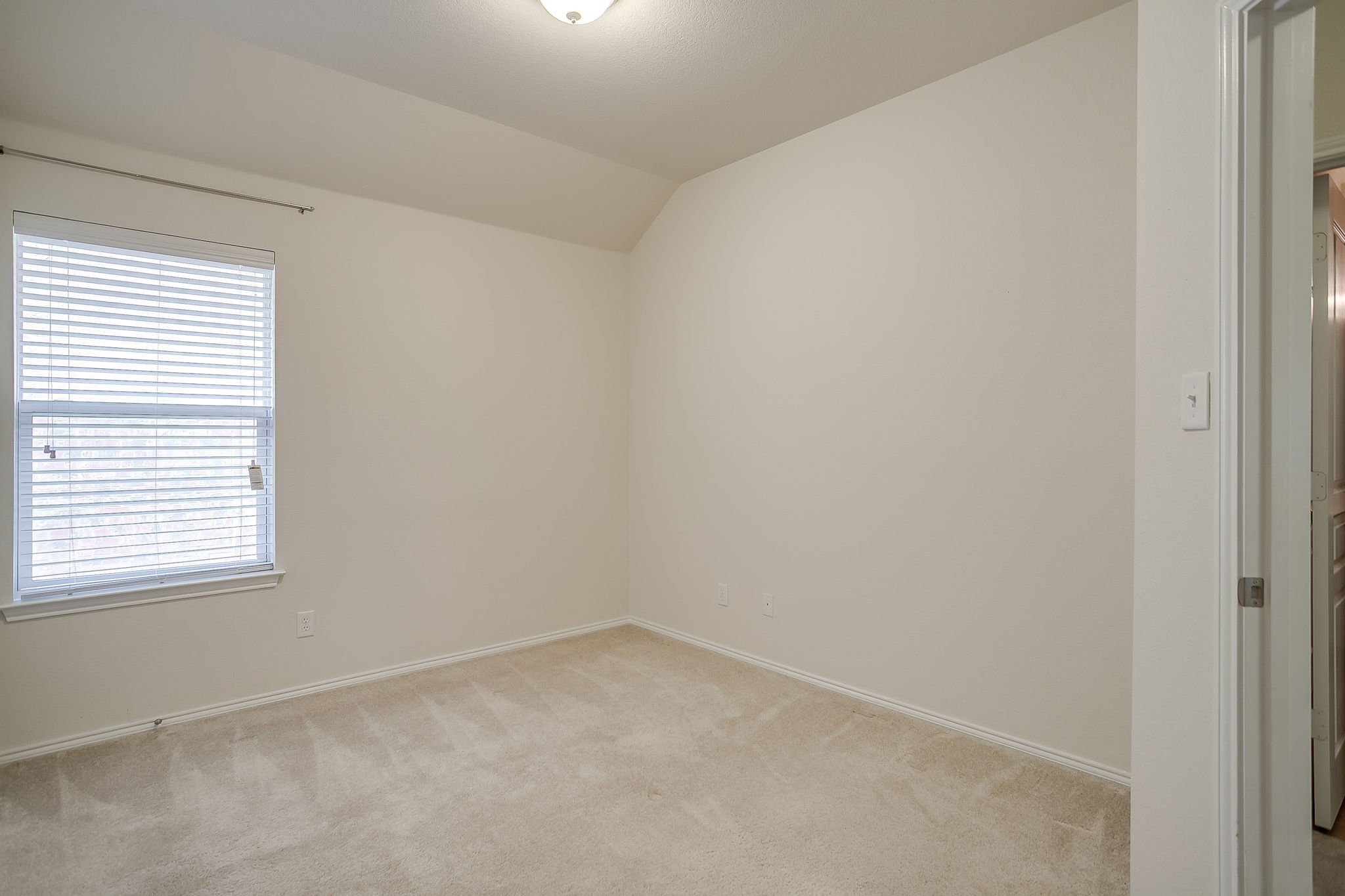  637 Brooks Street, Crowley, TX, 76036 - 物件實景