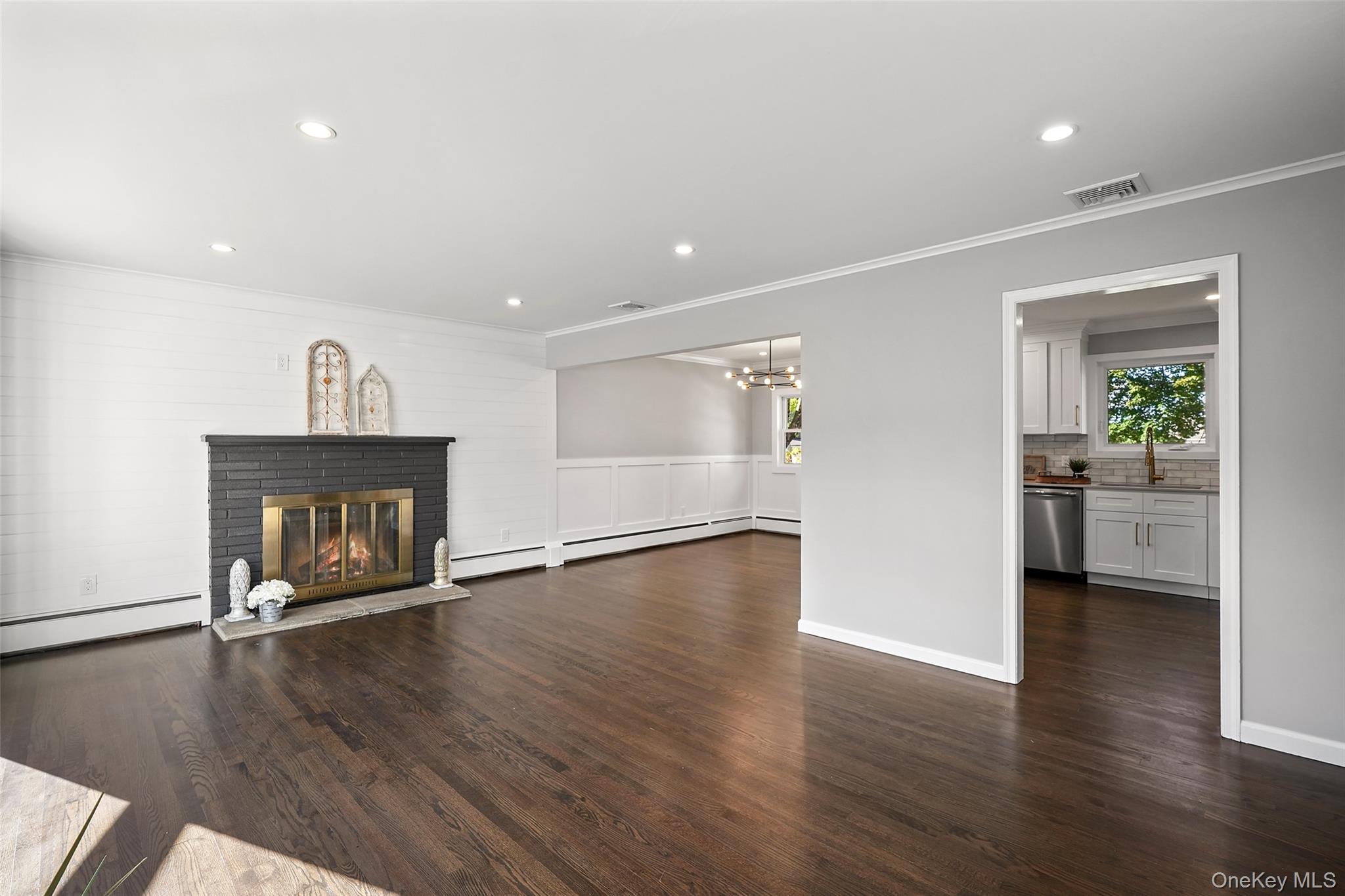 Mount Kisco, New York, 10549, United States, 3 Bedrooms Bedrooms, ,2 BathroomsBathrooms,Residential,For Sale,1942302
