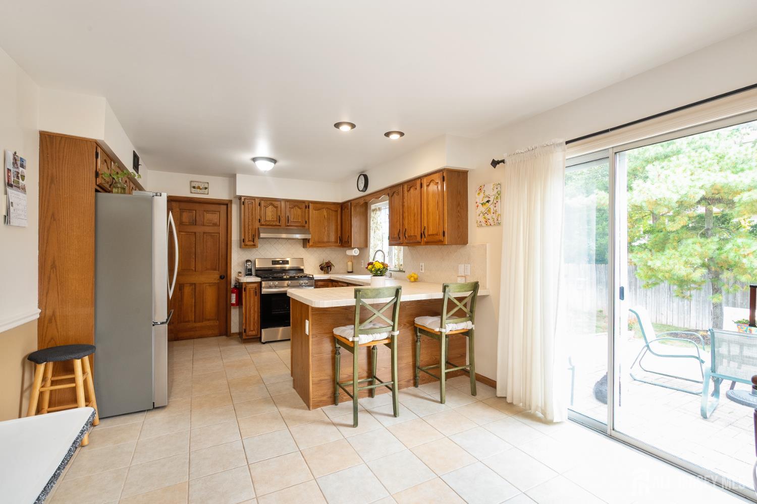 Piscataway, New Jersey, 08854, United States, 4 Bedrooms Bedrooms, ,3 BathroomsBathrooms,Residential,For Sale,1979846