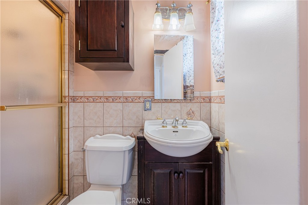Azusa, California, 91702, United States, 3 Bedrooms Bedrooms, ,2 BathroomsBathrooms,Residential,For Sale,1902994