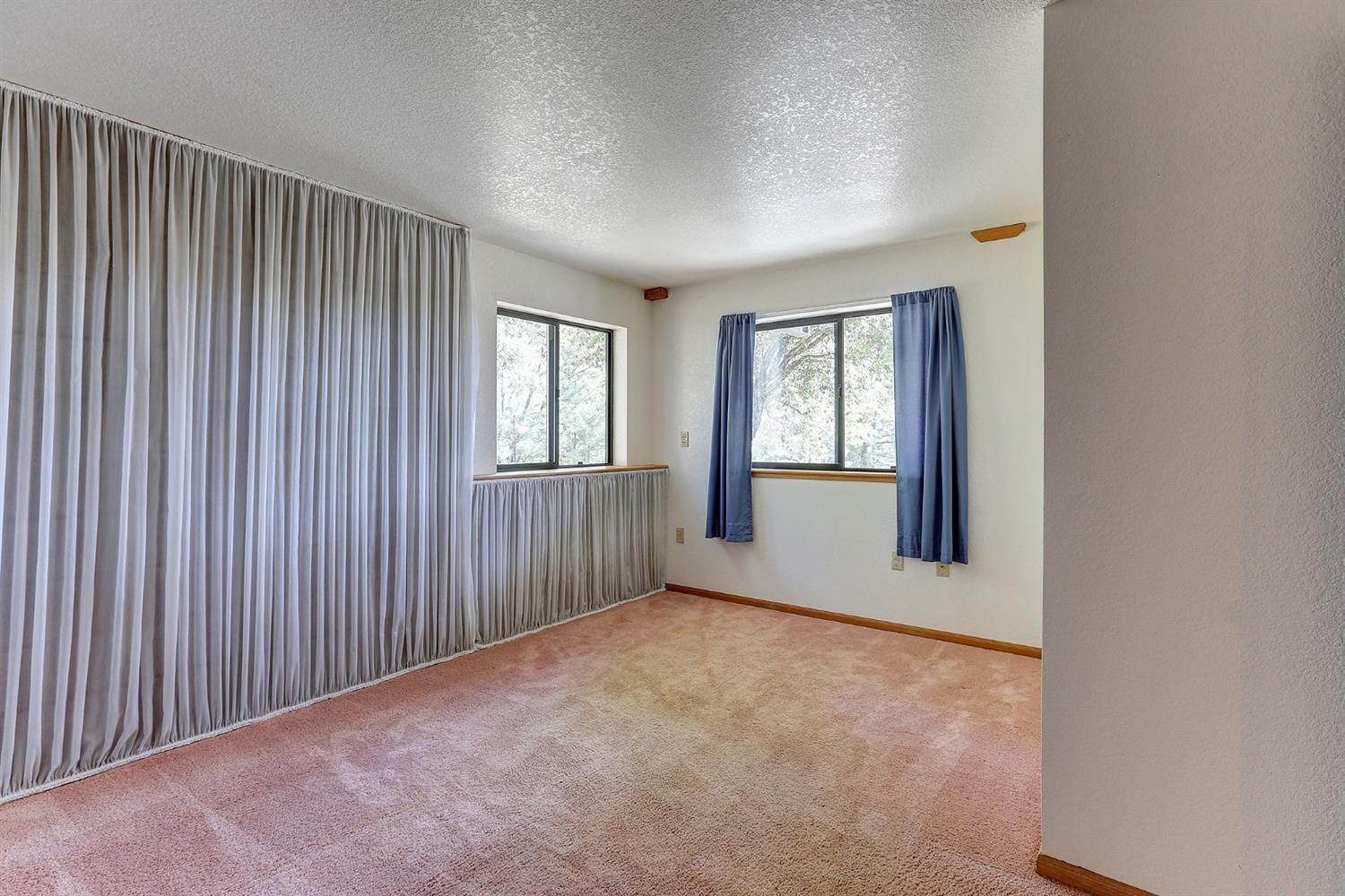 Grass Valley, California, 95949, United States, 3 Bedrooms Bedrooms, ,3 BathroomsBathrooms,Residential,For Sale,1842602