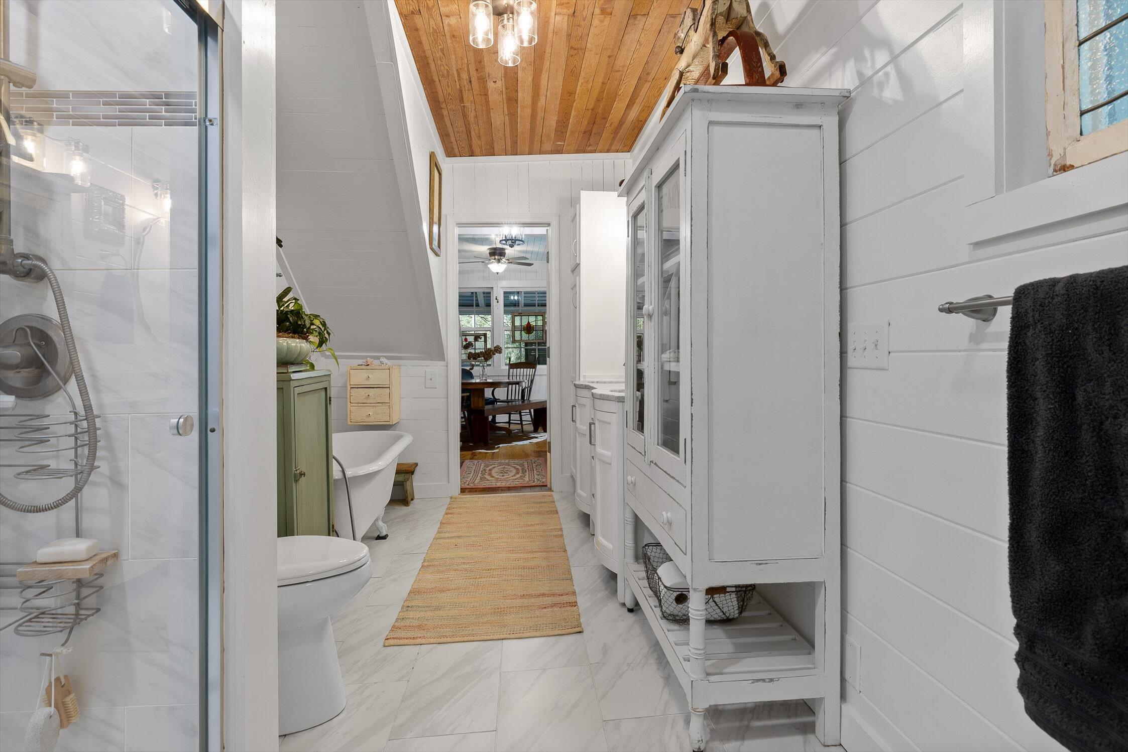 Mentone, Alabama, 35984, United States, 3 Bedrooms Bedrooms, ,2 BathroomsBathrooms,Residential,For Sale,1973723