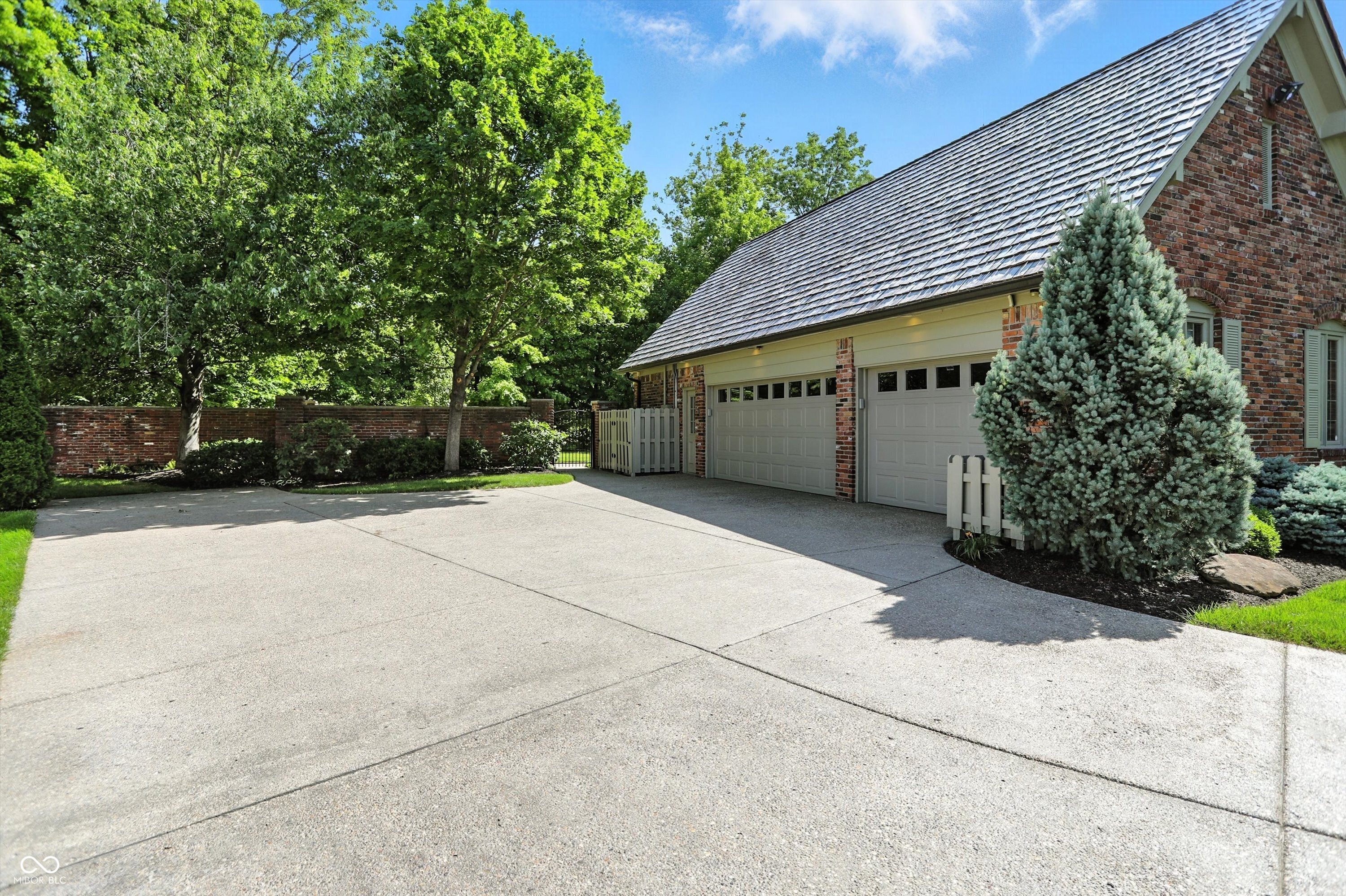 Indianapolis, Indiana, 46260, United States, 4 Bedrooms Bedrooms, ,6 BathroomsBathrooms,Residential,For Sale,1976230