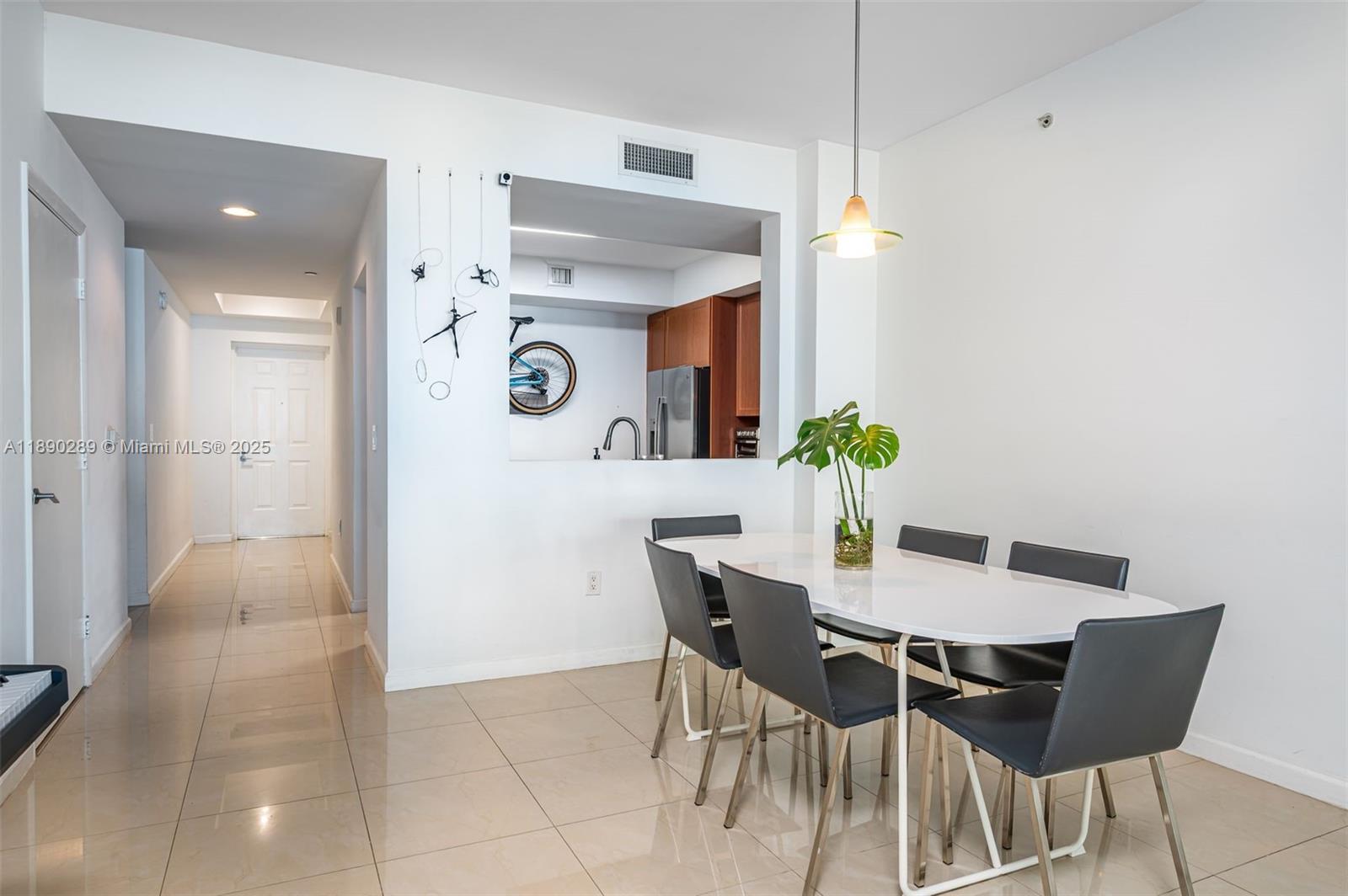 Aventura, Florida, 33180, United States, 3 Bedrooms Bedrooms, ,3 BathroomsBathrooms,Residential,For Sale,1961419