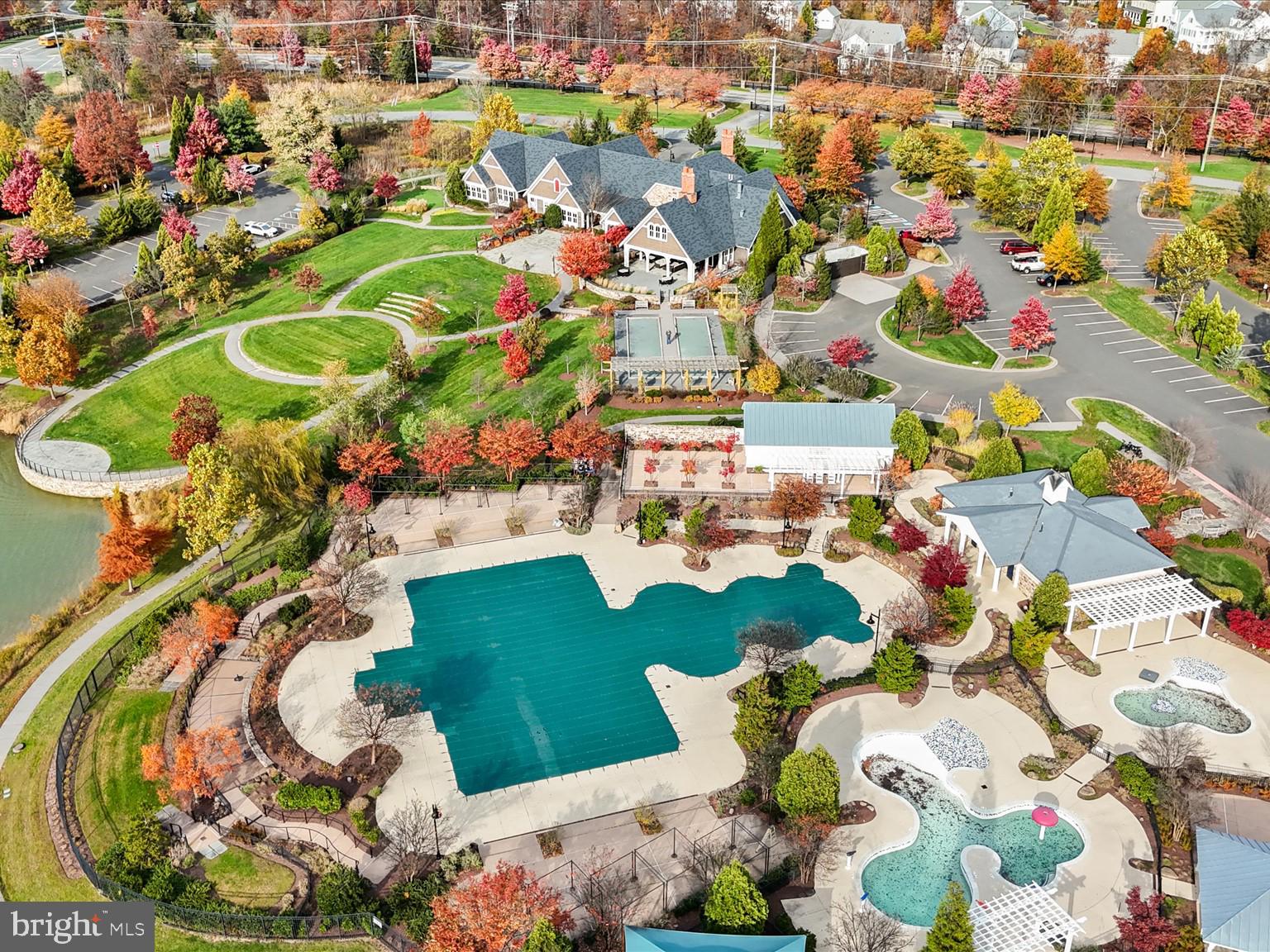 Aldie, Virginia, 20105, United States, 5 Bedrooms Bedrooms, ,5 BathroomsBathrooms,Residential,For Sale,1987386