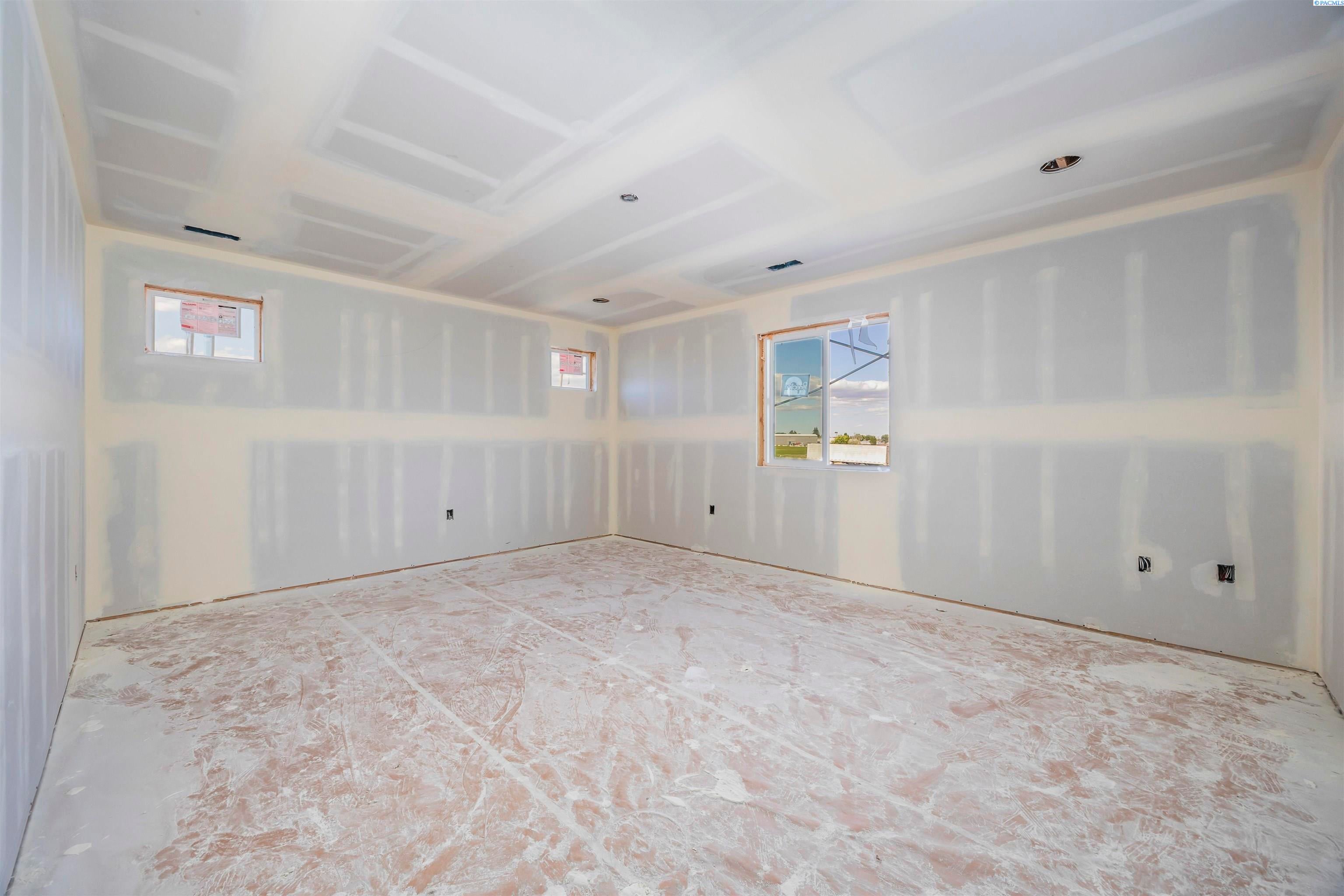 Prosser, Washington, 99350, United States, 5 Bedrooms Bedrooms, ,3 BathroomsBathrooms,Residential,For Sale,1924139