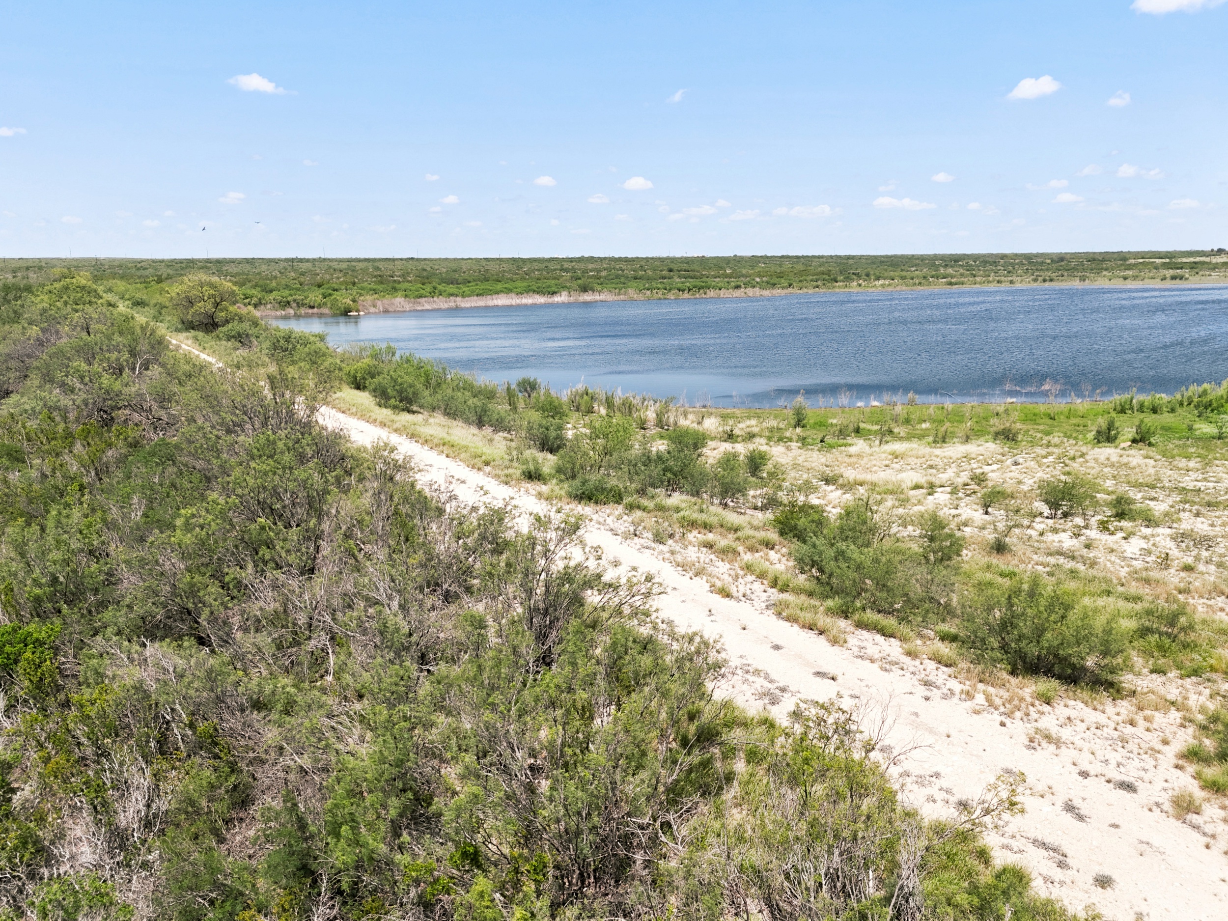  3,640+/- Acre Rosita Lake Ranch - 物件實景