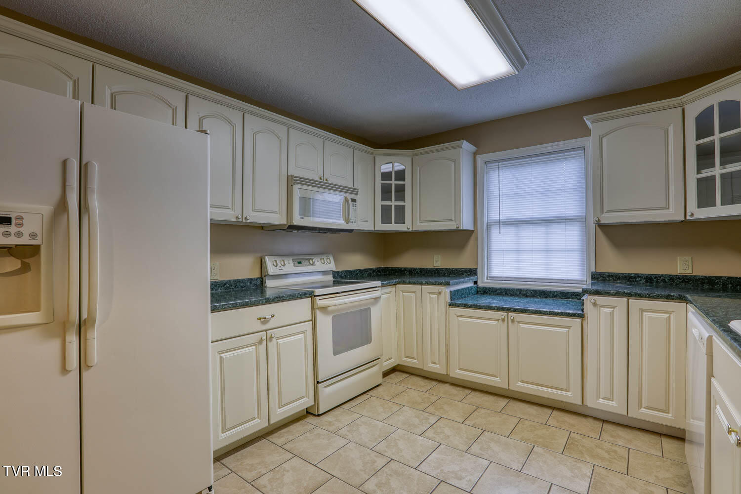 Rogersville, Tennessee, 37857, United States, 4 Bedrooms Bedrooms, ,4 BathroomsBathrooms,Residential,For Sale,1977931