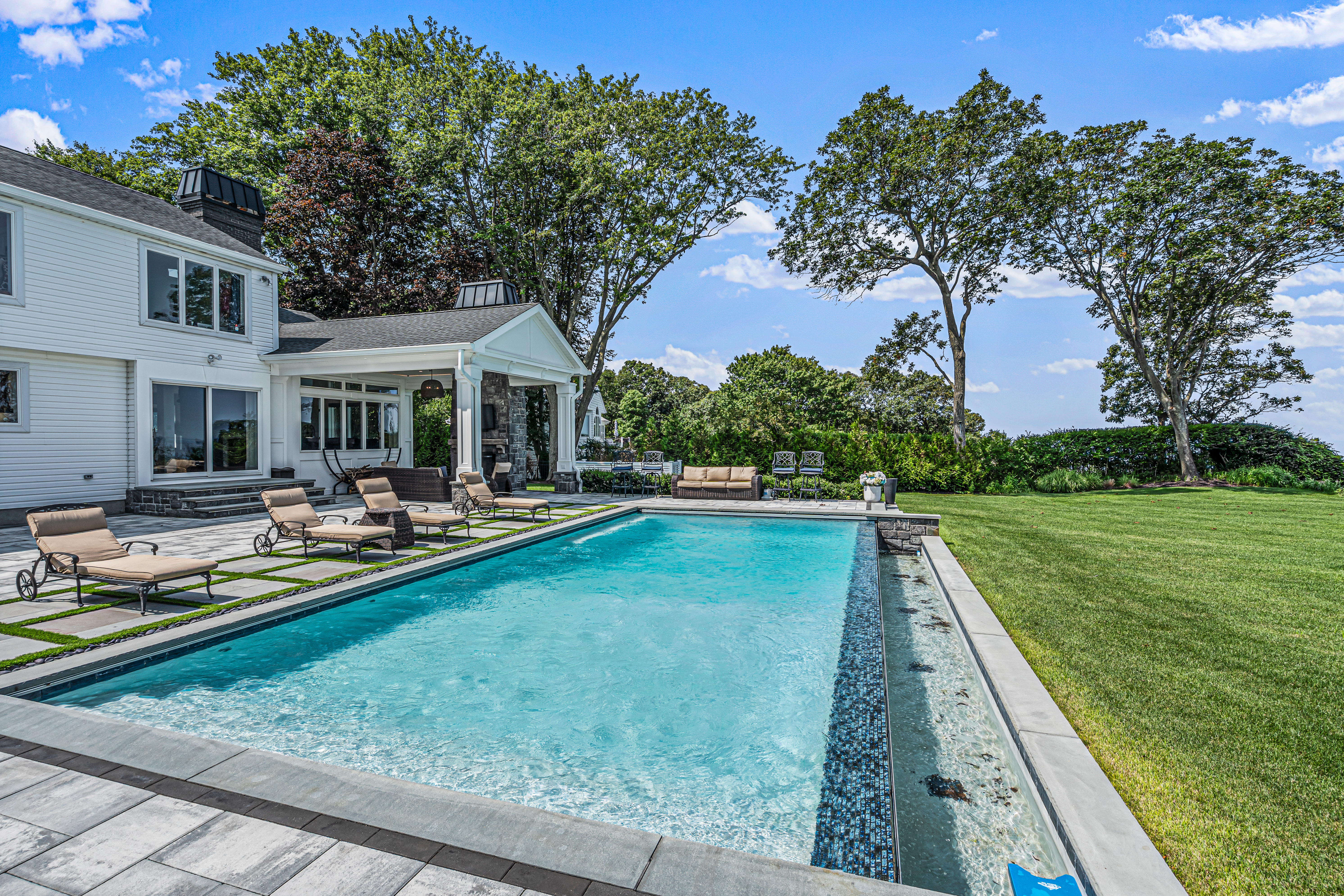  37 Soundview Drive, Shoreham, NY 11786 - 物件實景