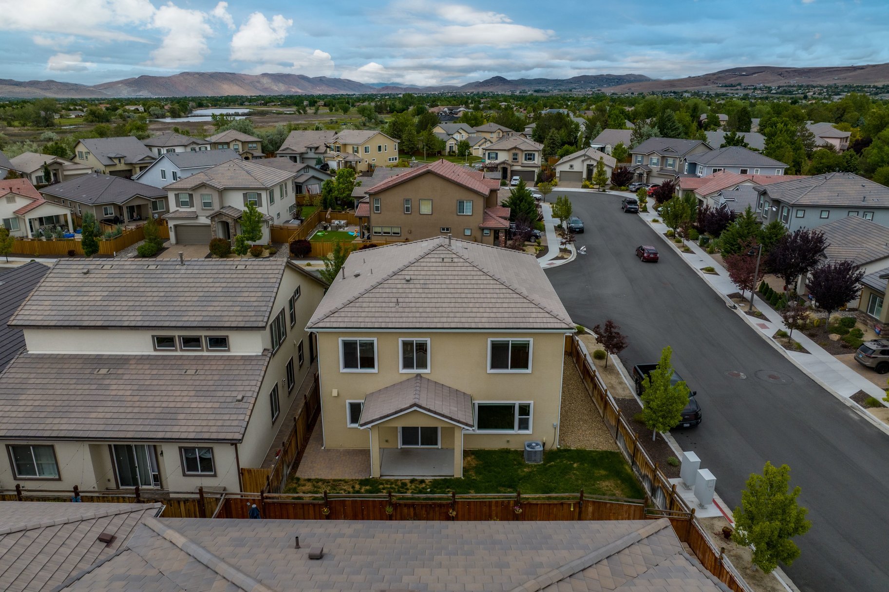  Two Story Walking Distance to Red Hawk Golf Course - 物件實景