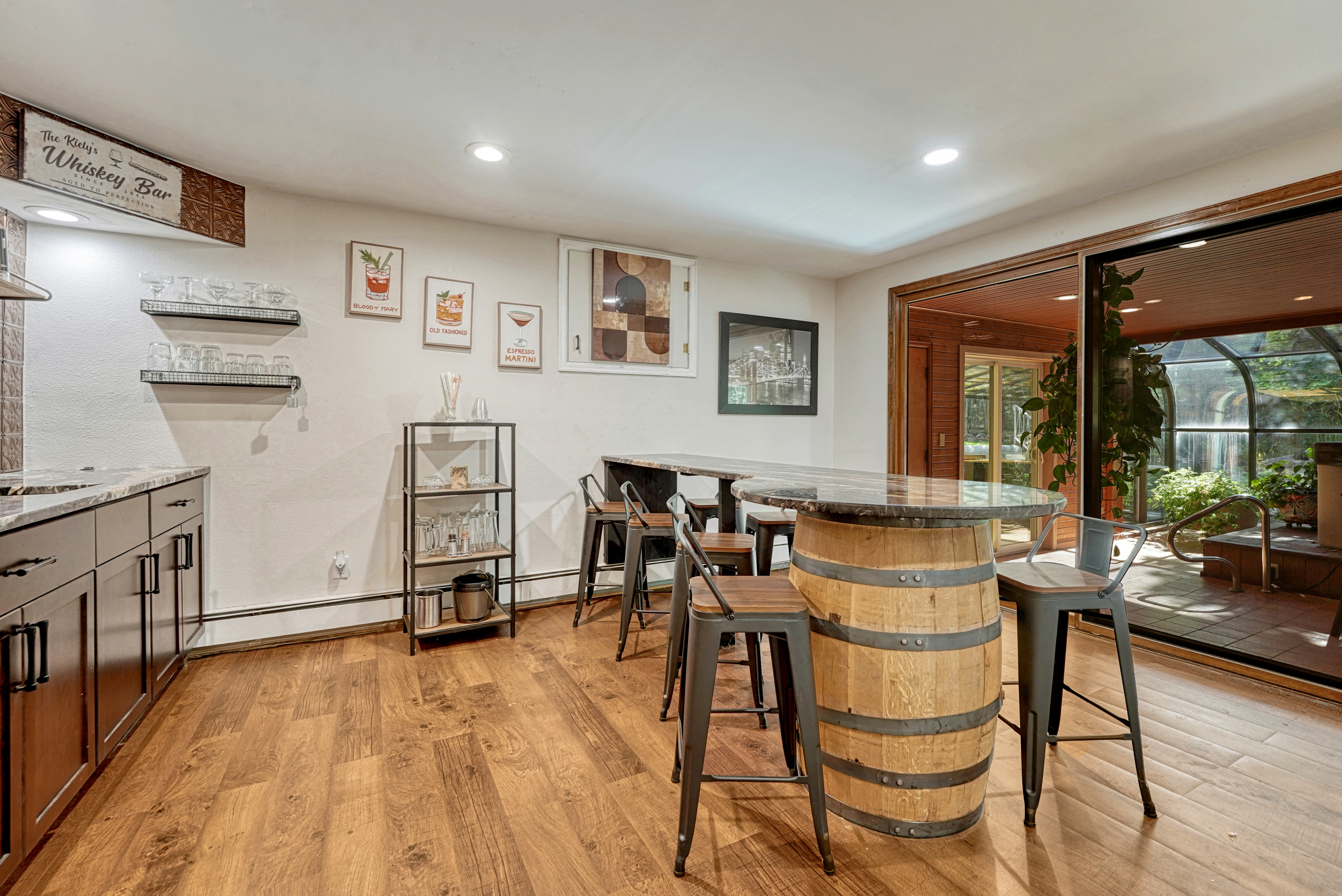  Renovated Ranch with Outdoor Living - 物件實景