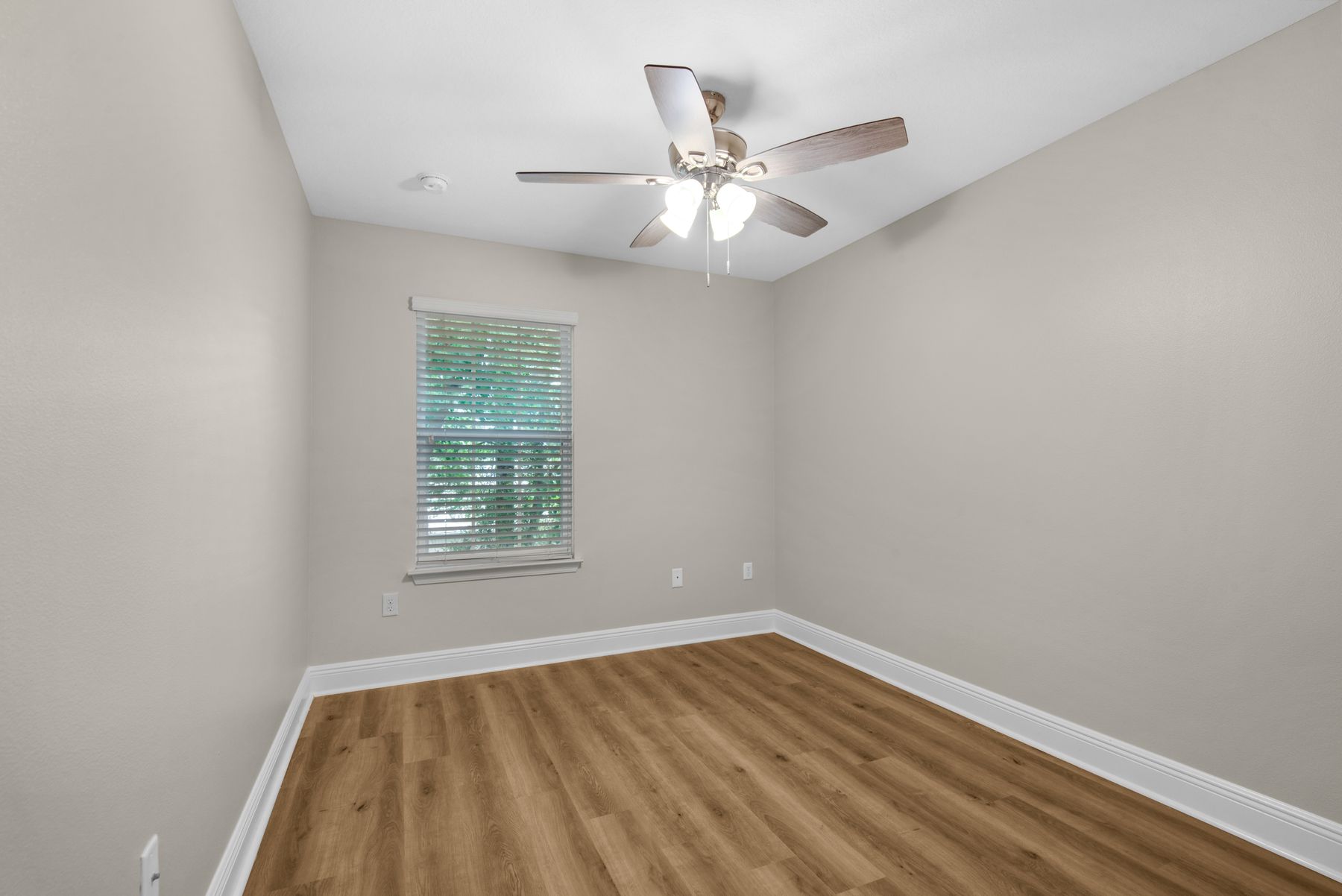  Move-In Ready Townhome Near Beaches And Bay - 物件實景