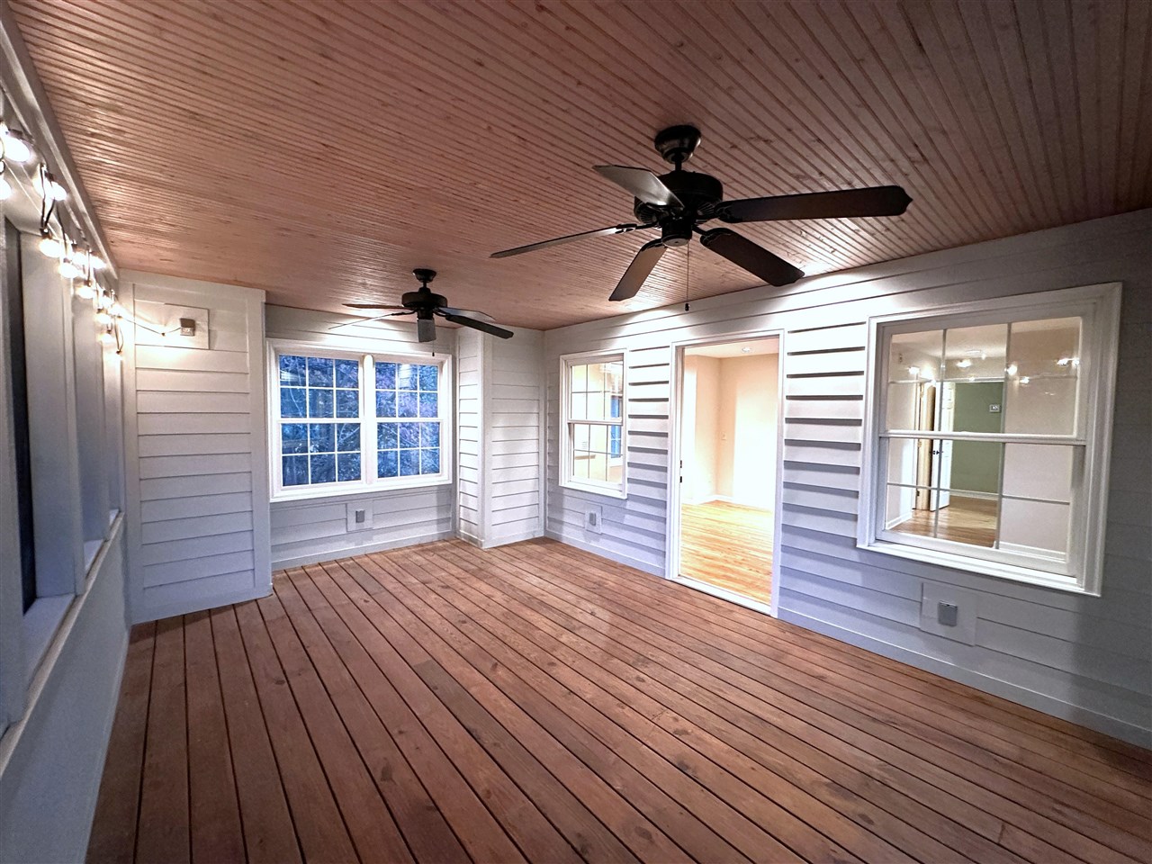 Bowling Green, Kentucky, 42103, United States, 4 Bedrooms Bedrooms, ,5 BathroomsBathrooms,Residential,For Sale,1991633