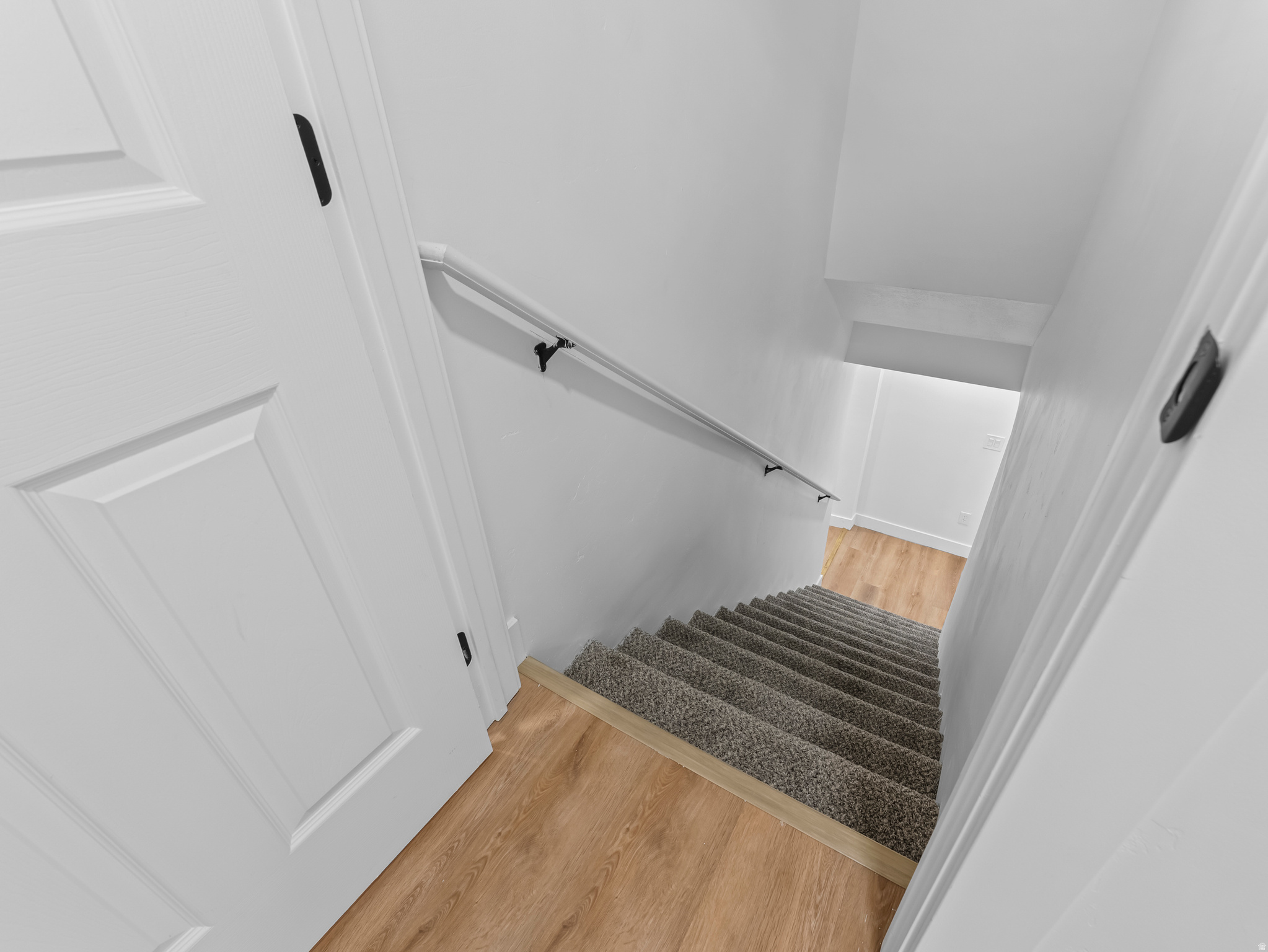 Murray, Utah, 84117, United States, 6 Bedrooms Bedrooms, ,2 BathroomsBathrooms,Residential,For Sale,1989540