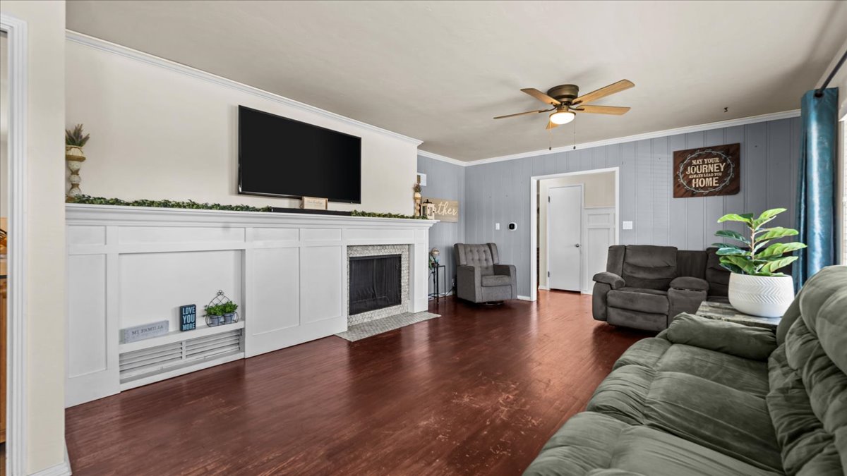 San Bernardino, California, 92404, United States, 3 Bedrooms Bedrooms, ,2 BathroomsBathrooms,Residential,For Sale,1990430