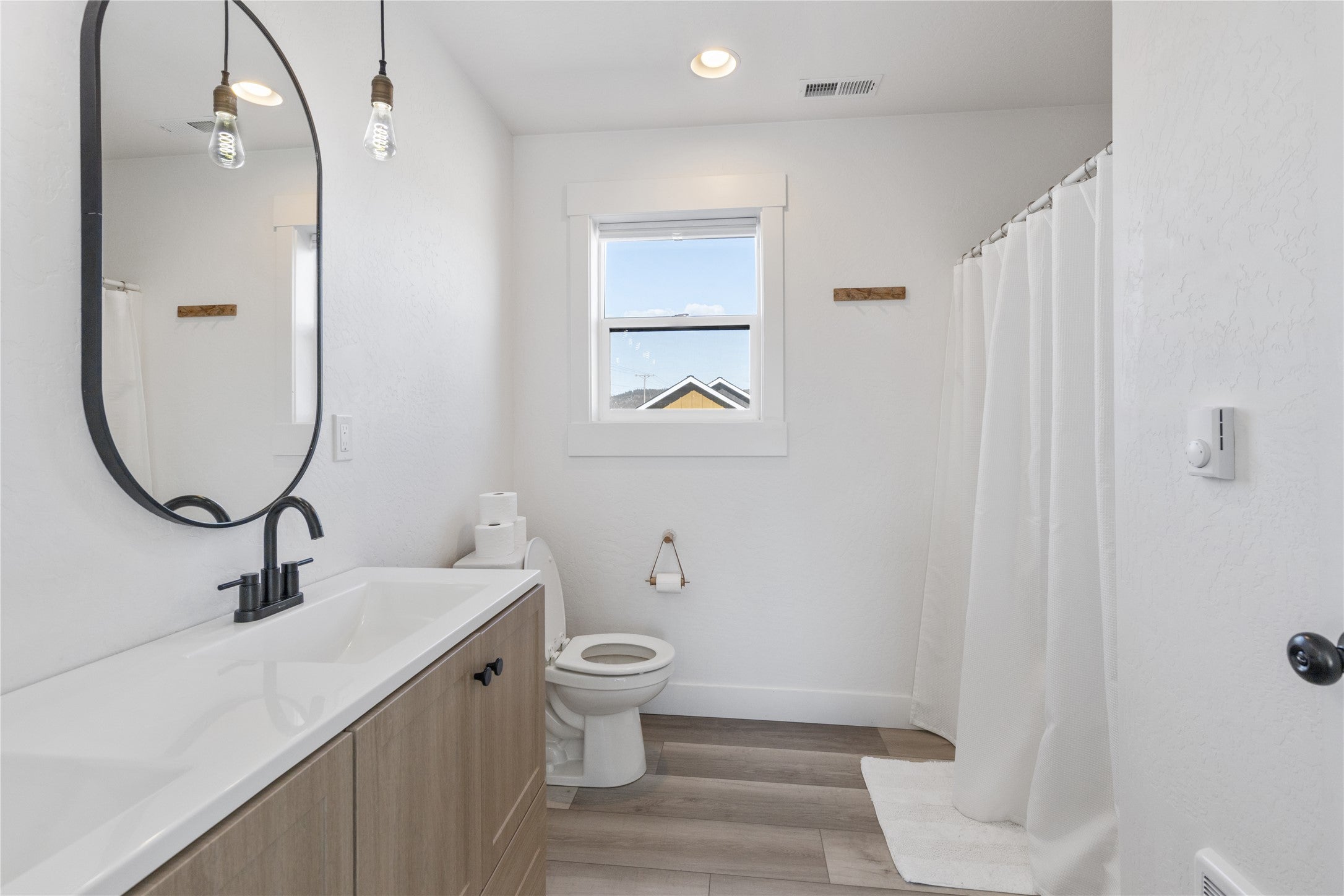 Kalispell, Montana, 59901, United States, 3 Bedrooms Bedrooms, ,3 BathroomsBathrooms,Residential,For Sale,1848783