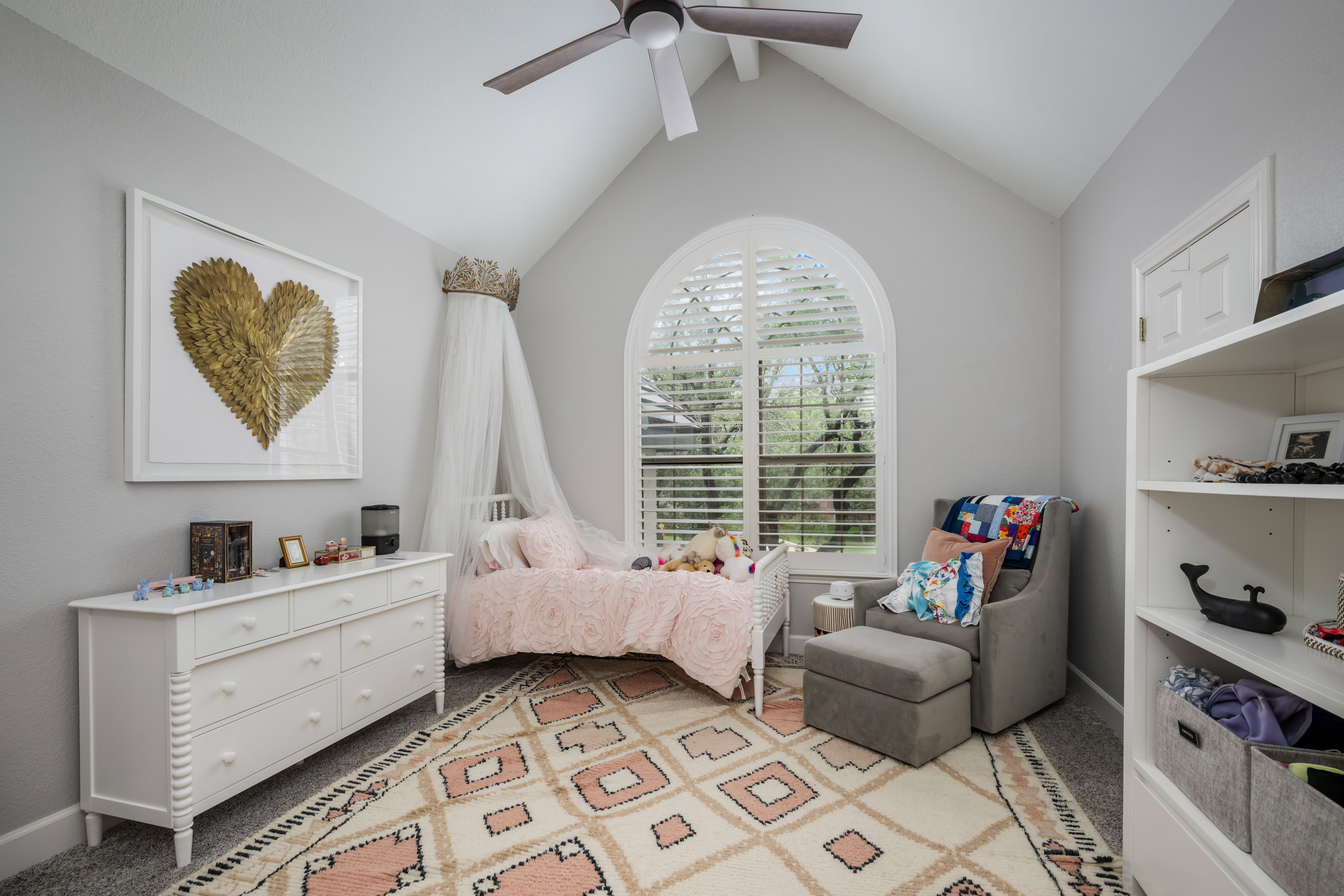  Elegant Retreat with Resort-Style Backyard - 物件實景