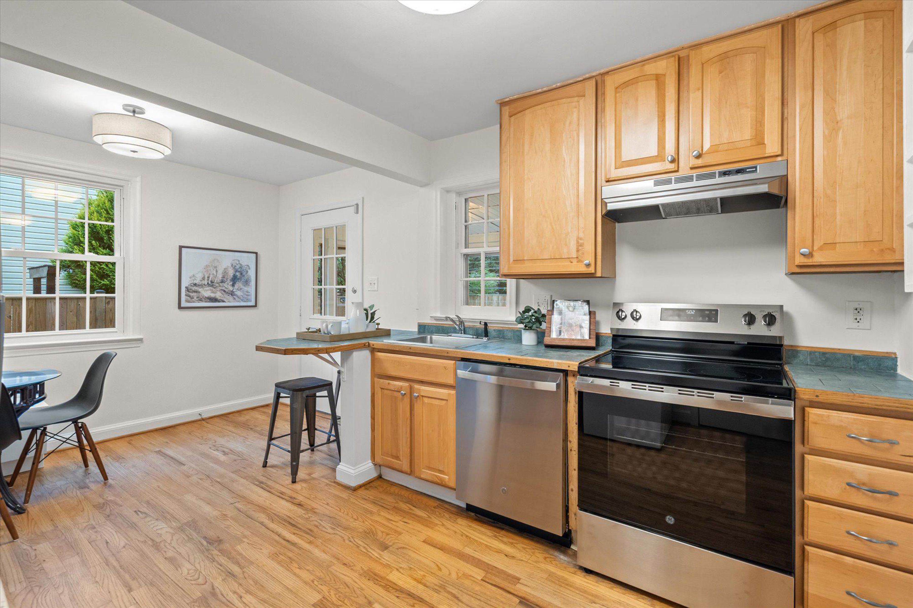  317 Custis Avenue A E, Alexandria, VA, 22301 - 物件實景