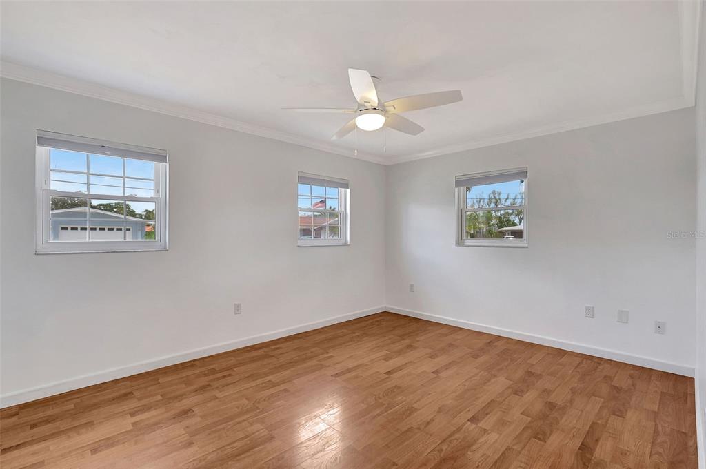 Bradenton, Florida, 34210, United States, 3 Bedrooms Bedrooms, ,3 BathroomsBathrooms,Residential,For Sale,1895487
