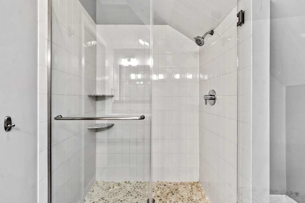 Beverly, Massachusetts, 01915, United States, 4 Bedrooms Bedrooms, ,3 BathroomsBathrooms,Residential,For Sale,1987739