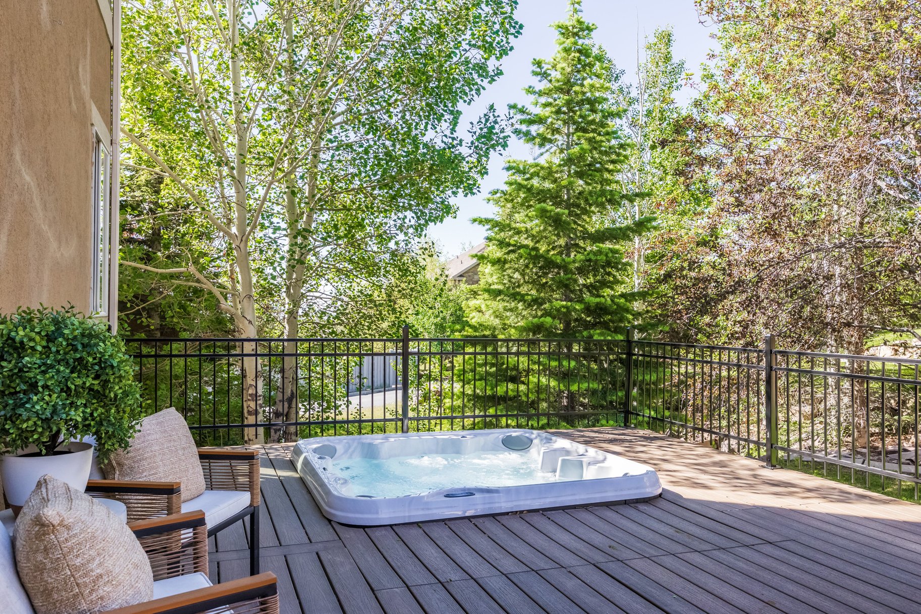  Peaceful Mountain Living with Amenities That Impress - 物件實景