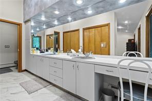 East Greenwich, Rhode Island, 02818, United States, 3 Bedrooms Bedrooms, ,3 BathroomsBathrooms,Residential,For Sale,1920321