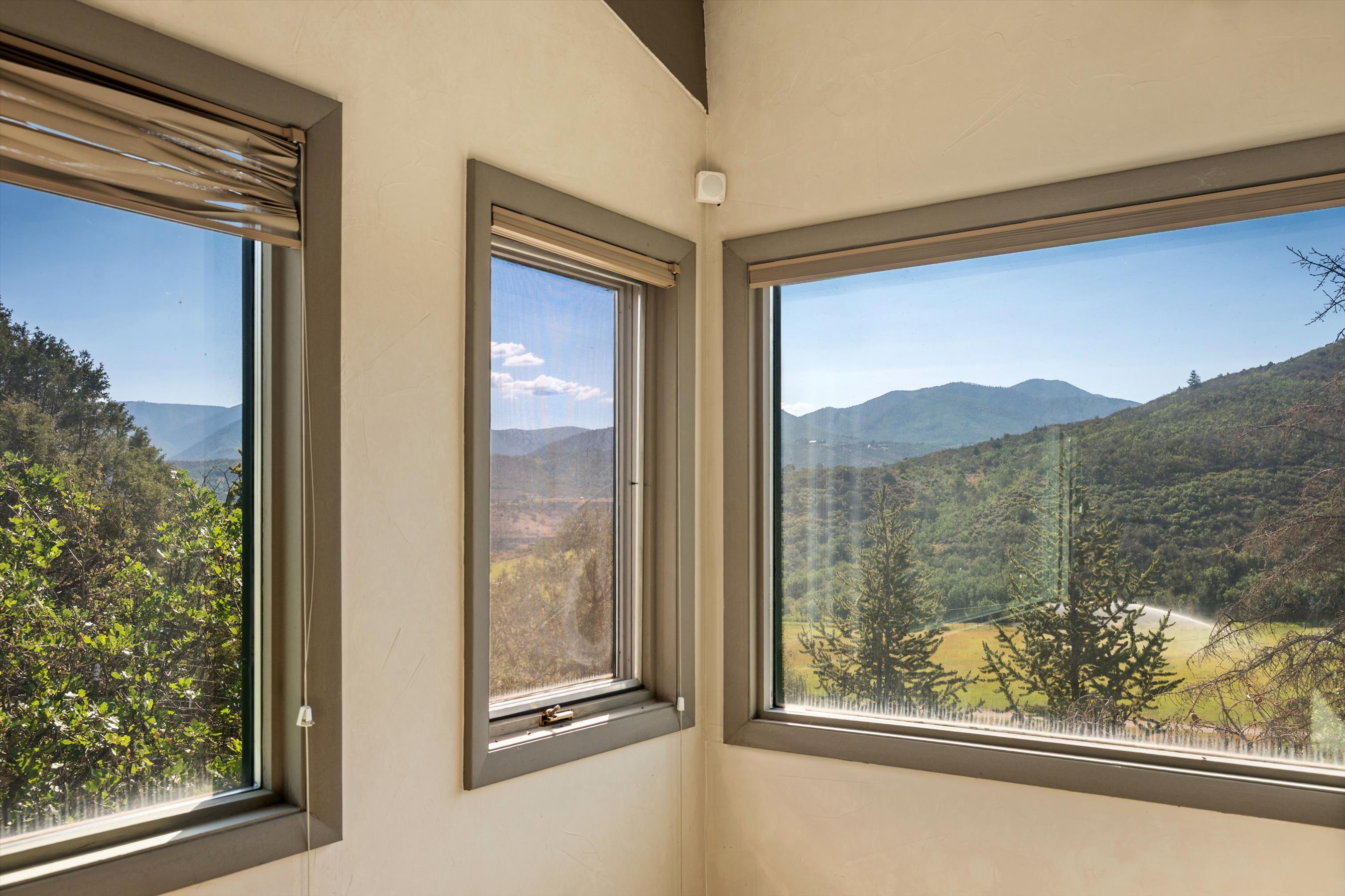  Two Private Acres in Brush Creek Village - 物件實景