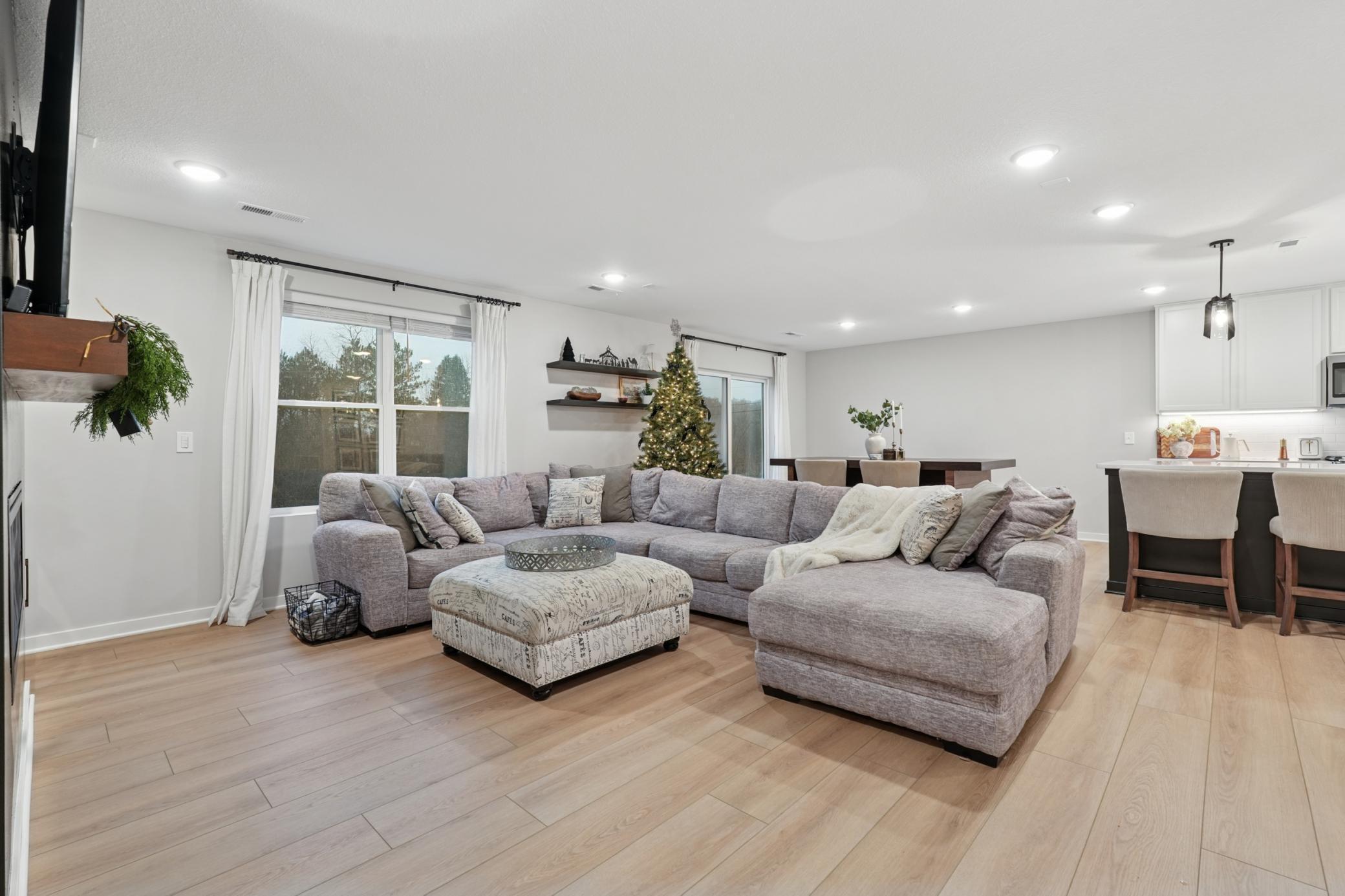 Cottage Grove, Minnesota, 55016, United States, 5 Bedrooms Bedrooms, ,1 BathroomBathrooms,Residential,For Sale,2000572