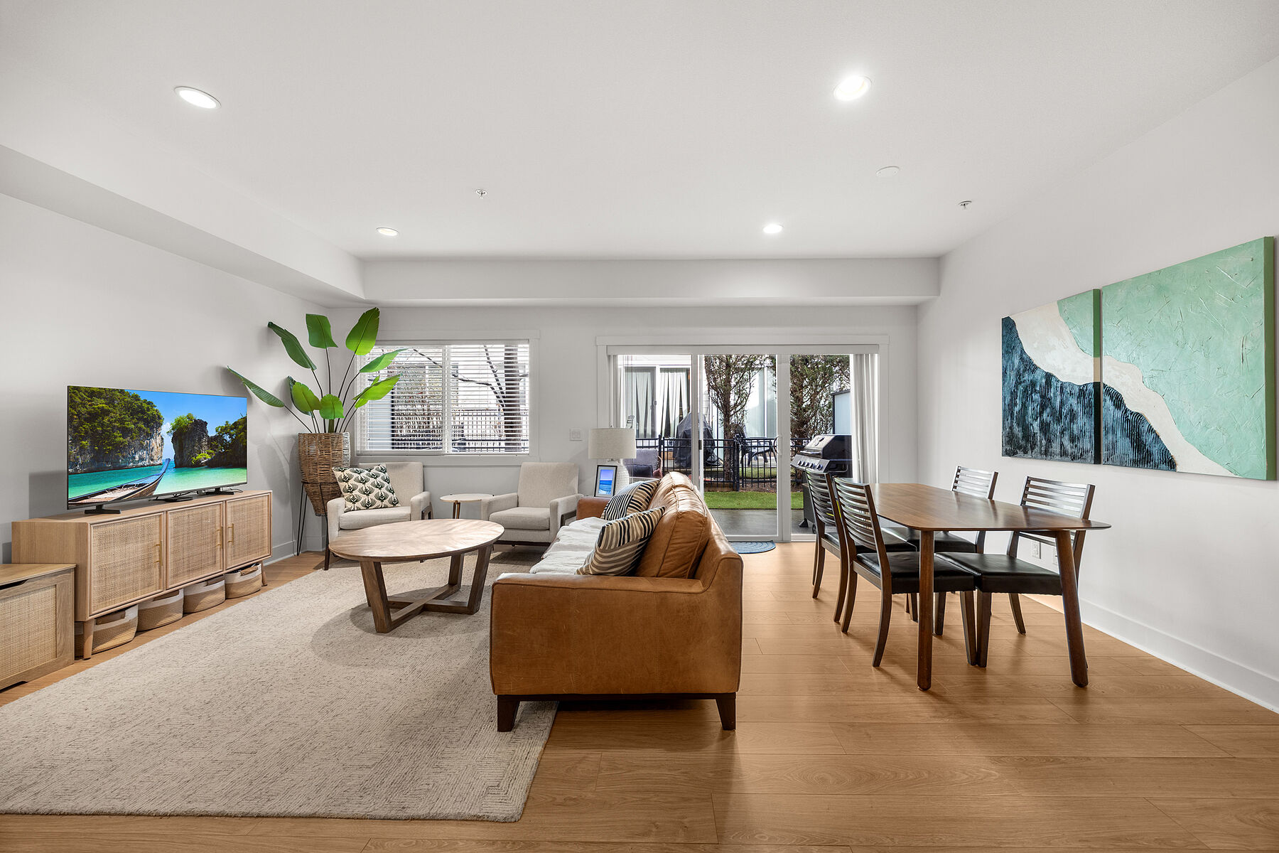  Well Maintained Townhome - 物件實景
