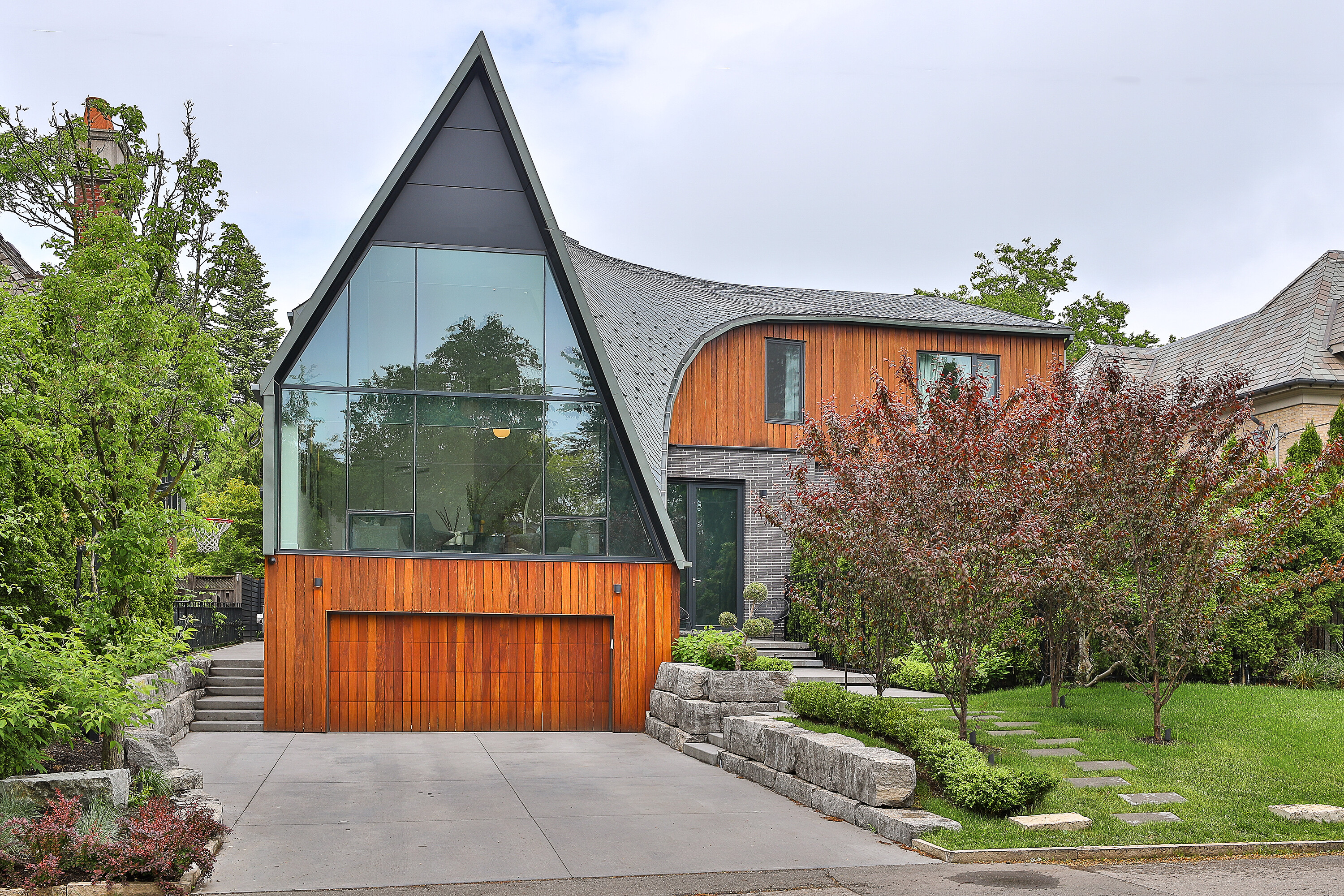  Bridle Path Home - 物件實景