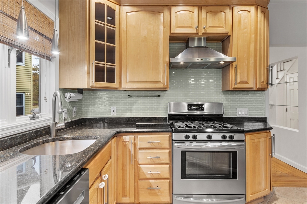 Beverly, Massachusetts, 01915, United States, 4 Bedrooms Bedrooms, ,3 BathroomsBathrooms,Residential,For Sale,1987739