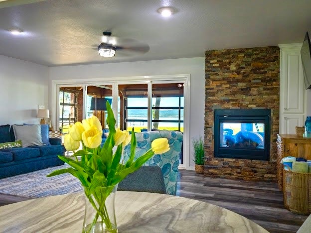 Possum Kingdom Lake, Texas, 76449, United States, 3 Bedrooms Bedrooms, ,2 BathroomsBathrooms,Residential,For Sale,1976028