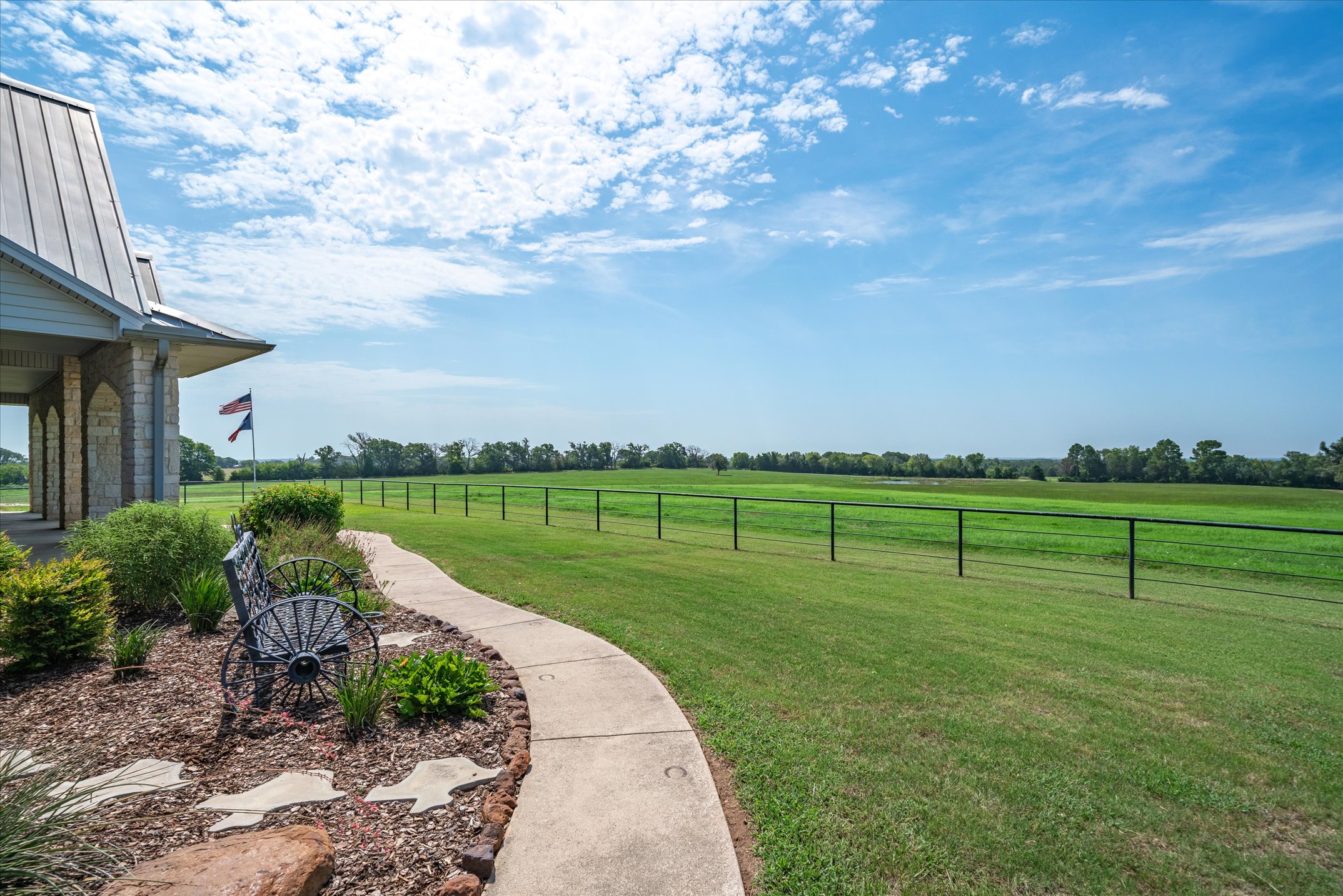 9208 FM 17, Grand Saline, Texas, 75140, United States, 5 Bedrooms Bedrooms, ,6 BathroomsBathrooms,Residential,For Sale,9208 FM 17,1317594